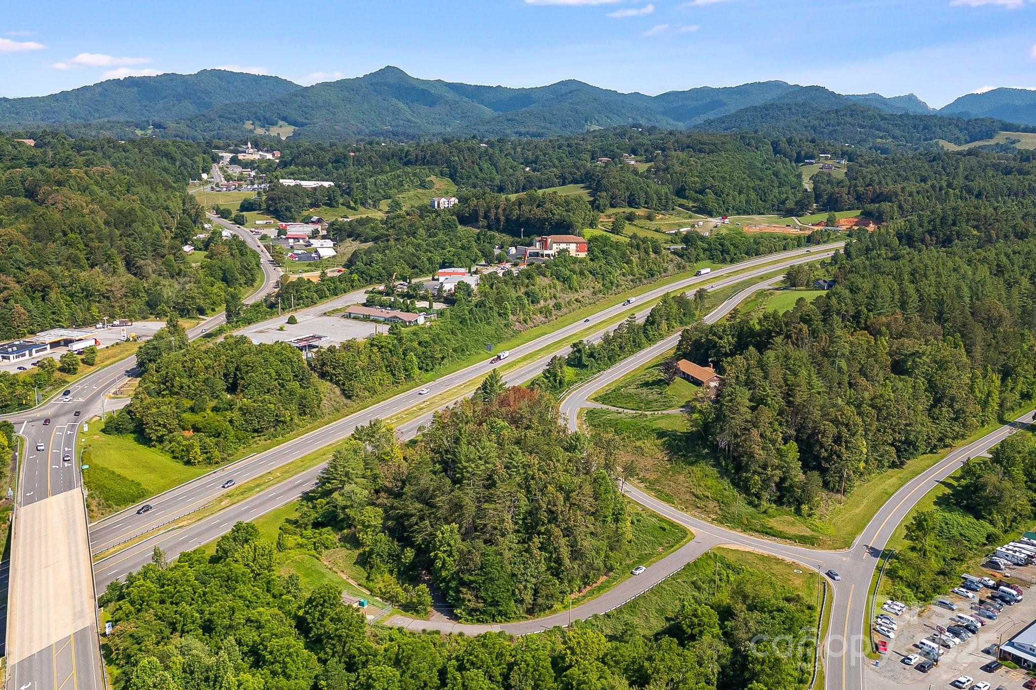 1672 Crossroads Parkway Property Photo 8