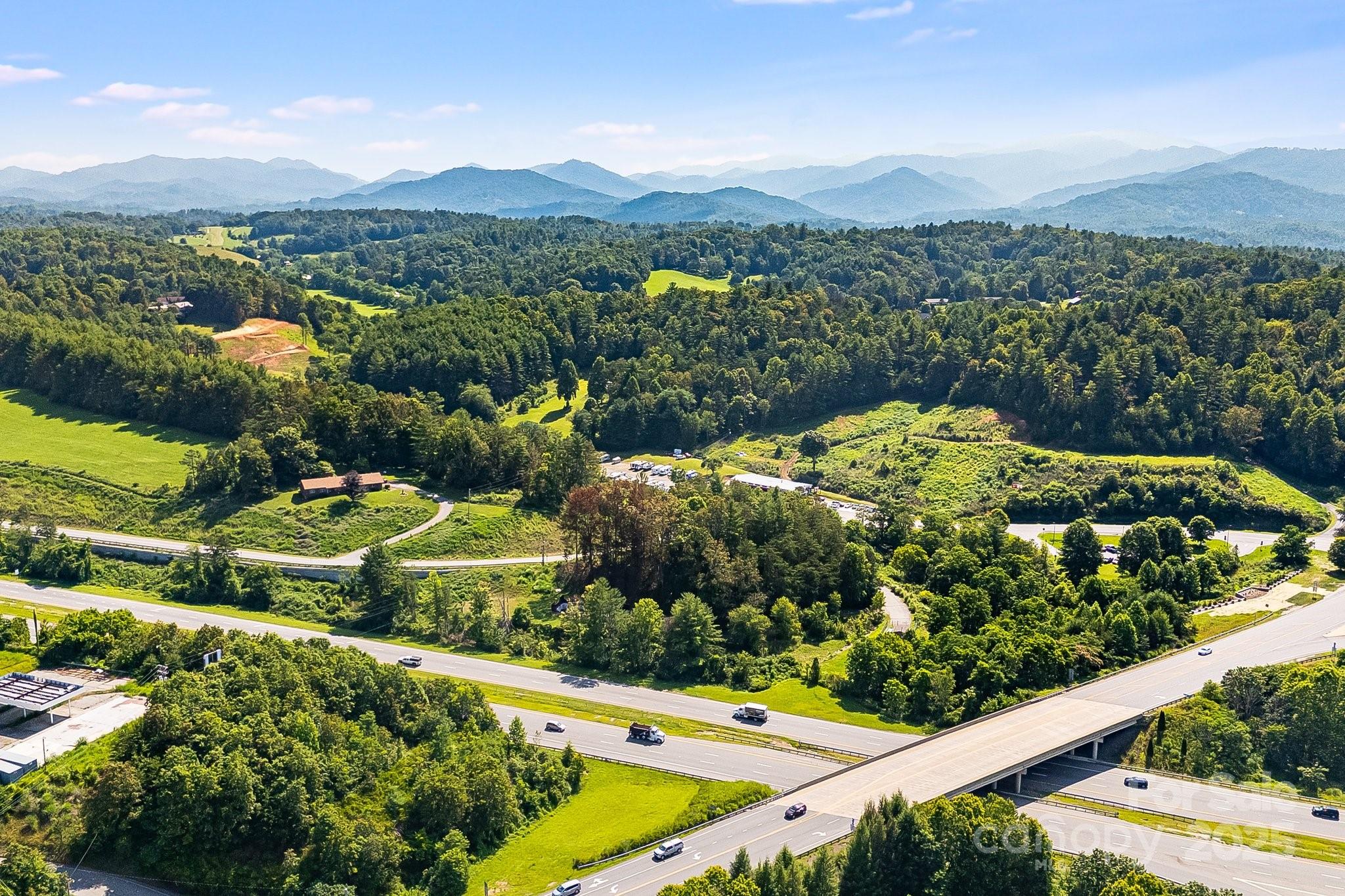 1672 Crossroads Parkway Property Photo 10