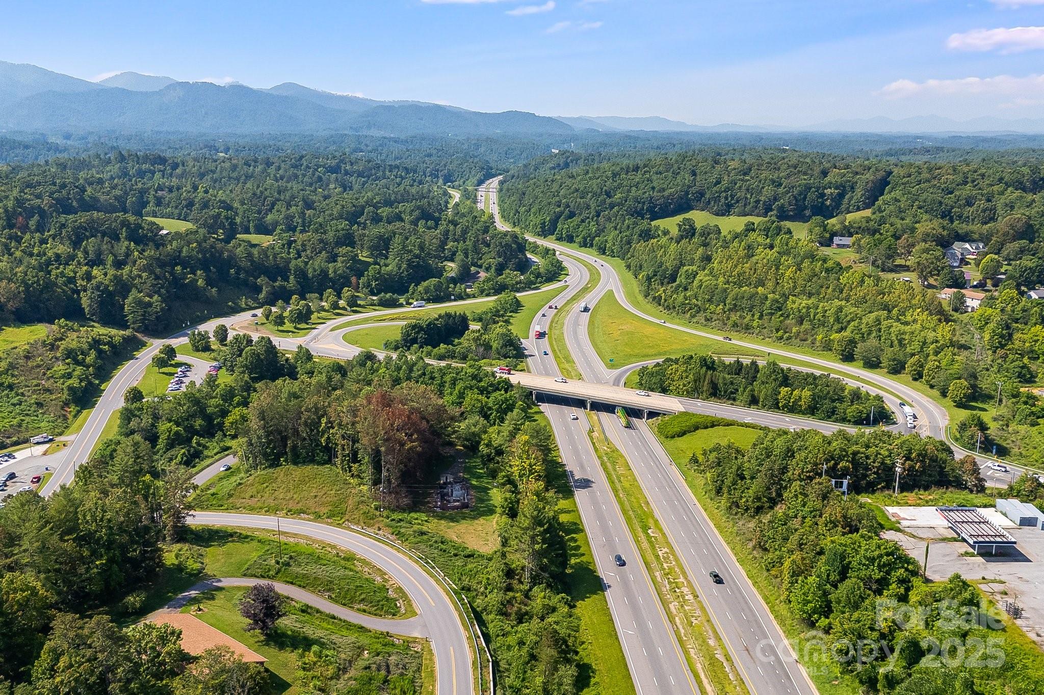 1672 Crossroads Parkway Property Photo 12