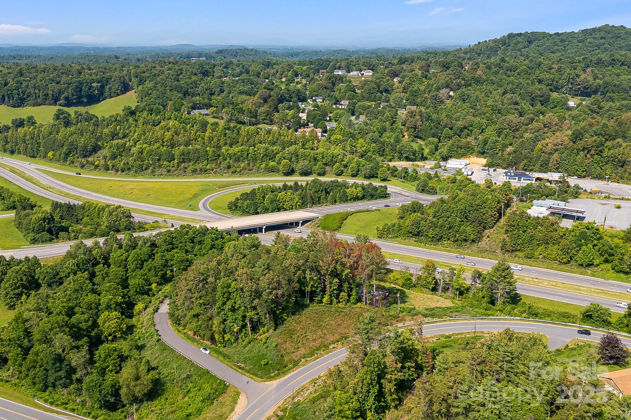 1672 Crossroads Parkway Property Photo 14