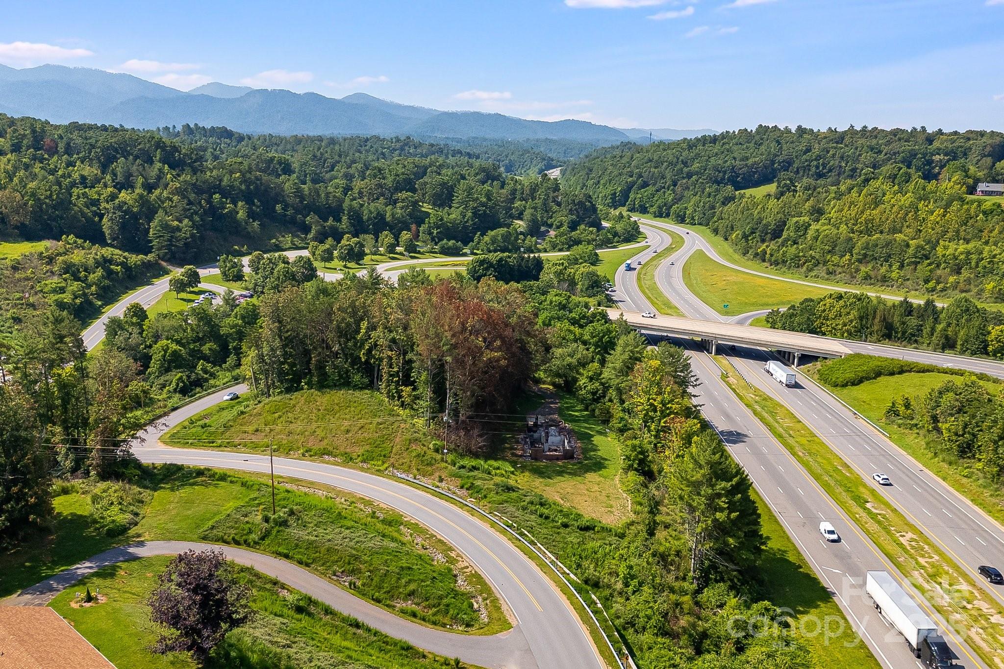 1672 Crossroads Parkway Property Photo 15
