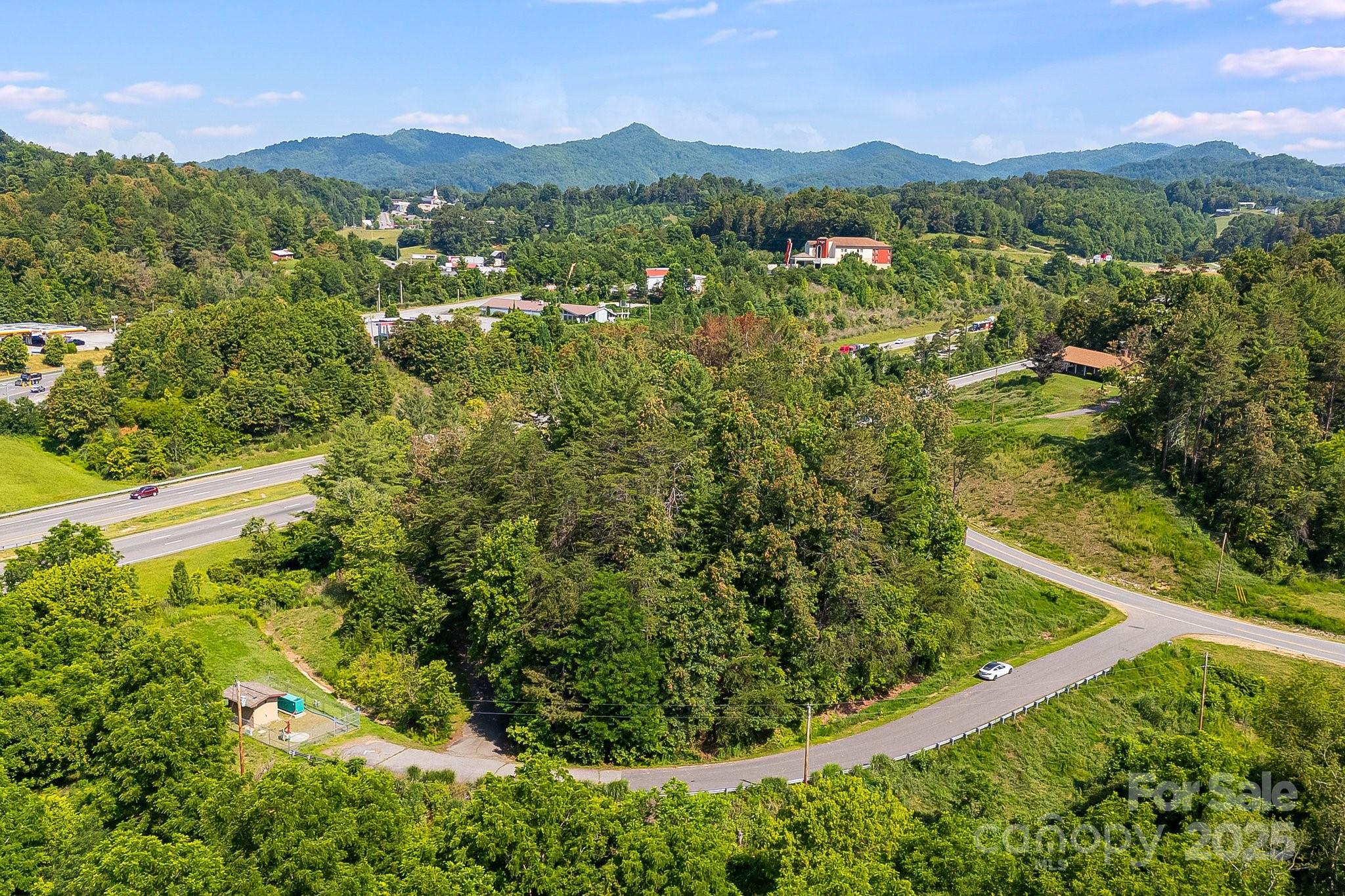 1672 Crossroads Parkway Property Photo 18