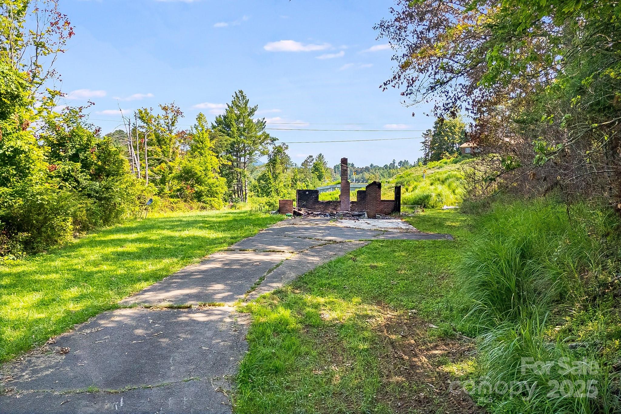 1672 Crossroads Parkway Property Photo 21