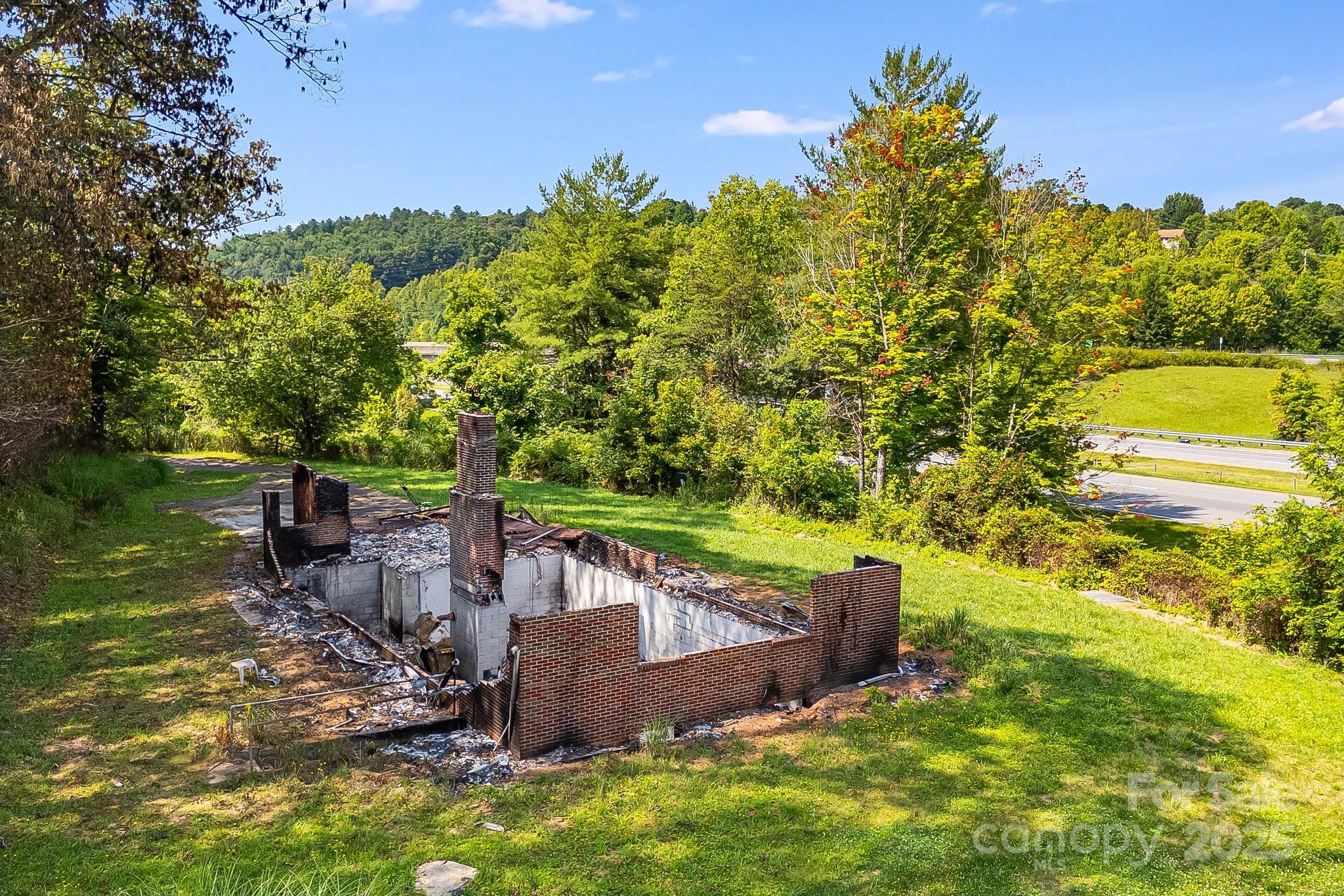1672 Crossroads Parkway Property Photo 22