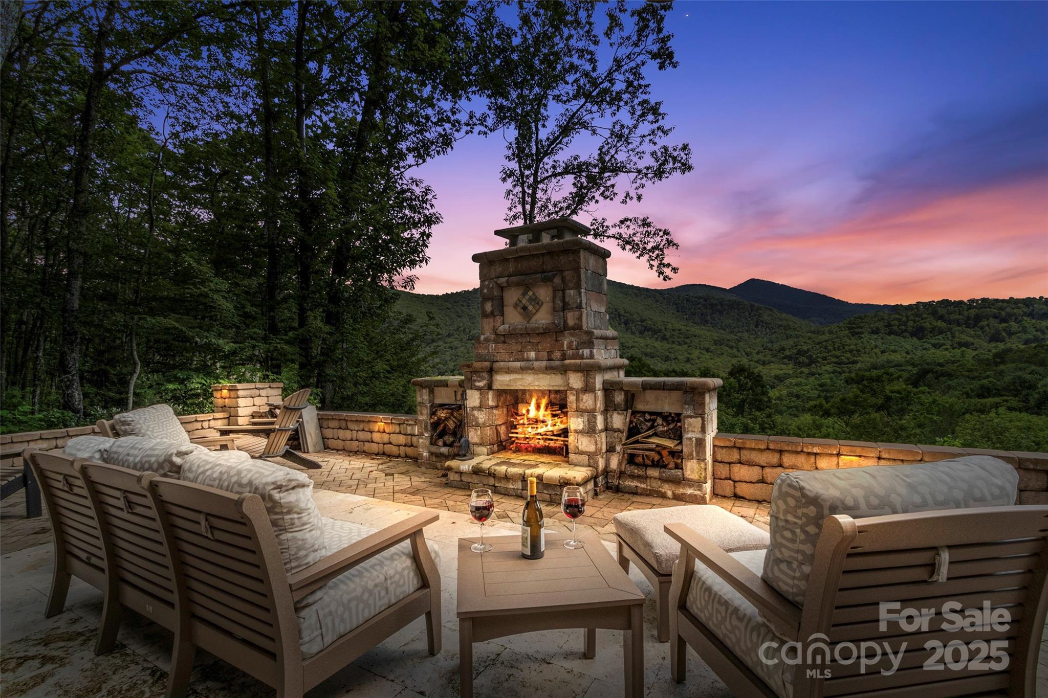 596 N Ridge Runner Road Property Photo 1