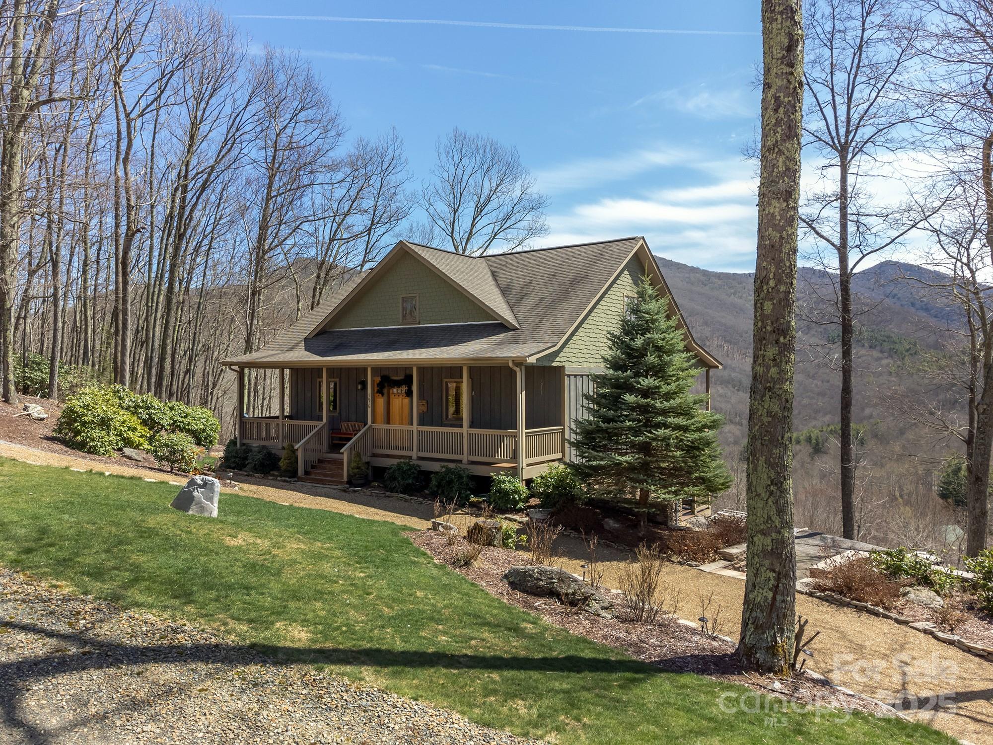 596 N Ridge Runner Road Property Photo 3