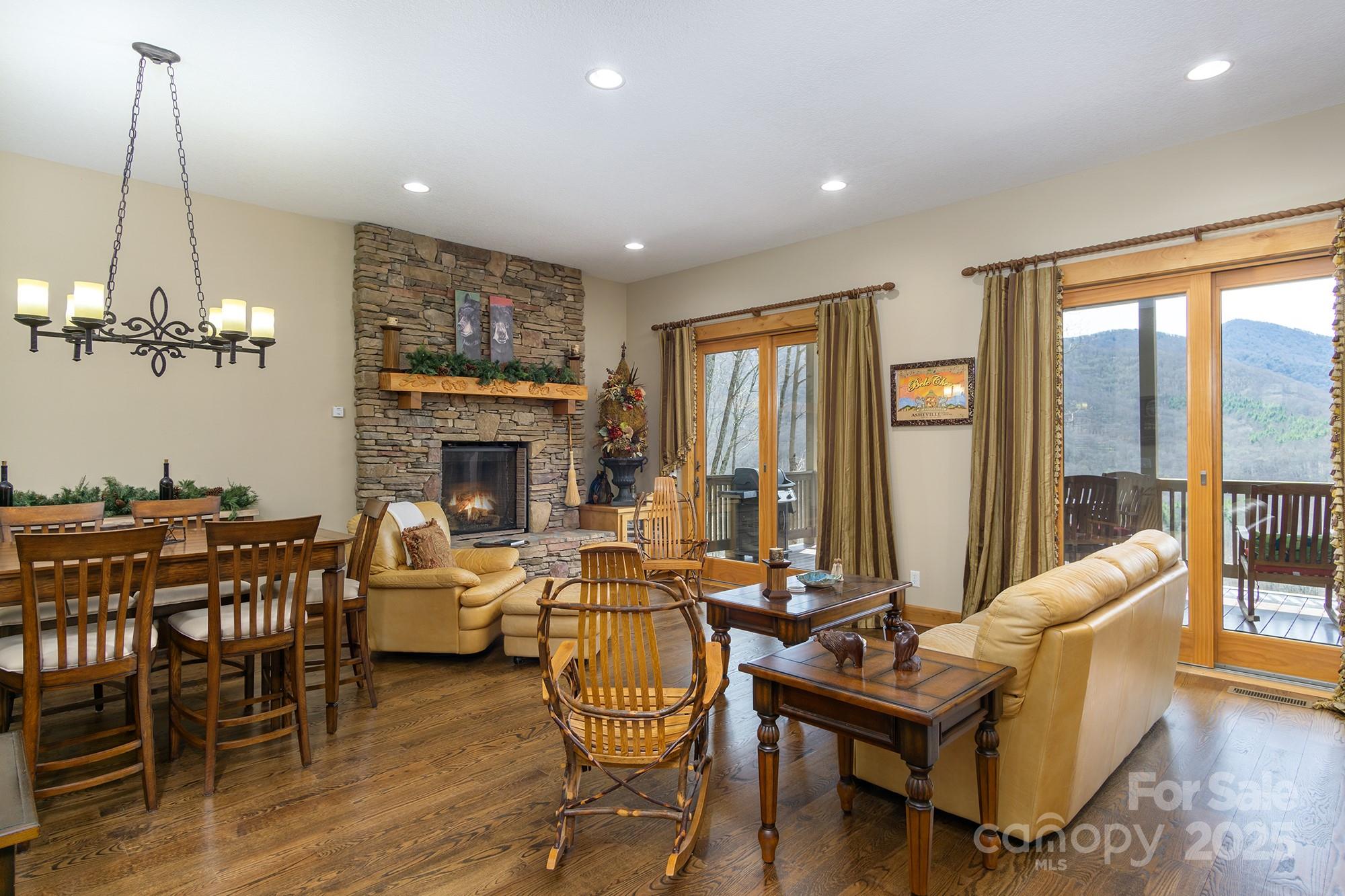 596 N Ridge Runner Road Property Photo 8