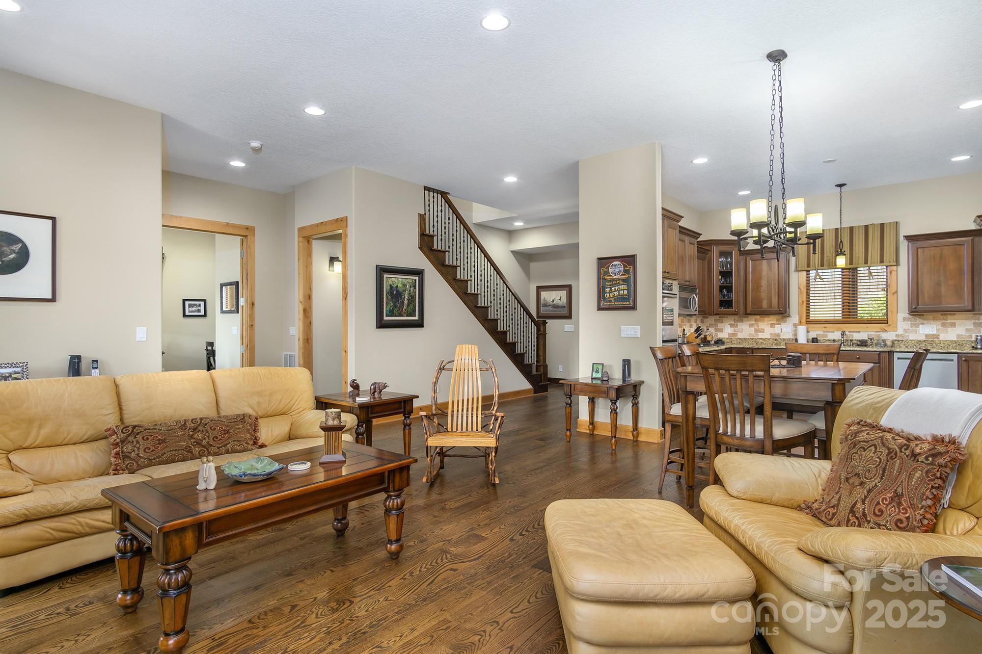 596 N Ridge Runner Road Property Photo 10
