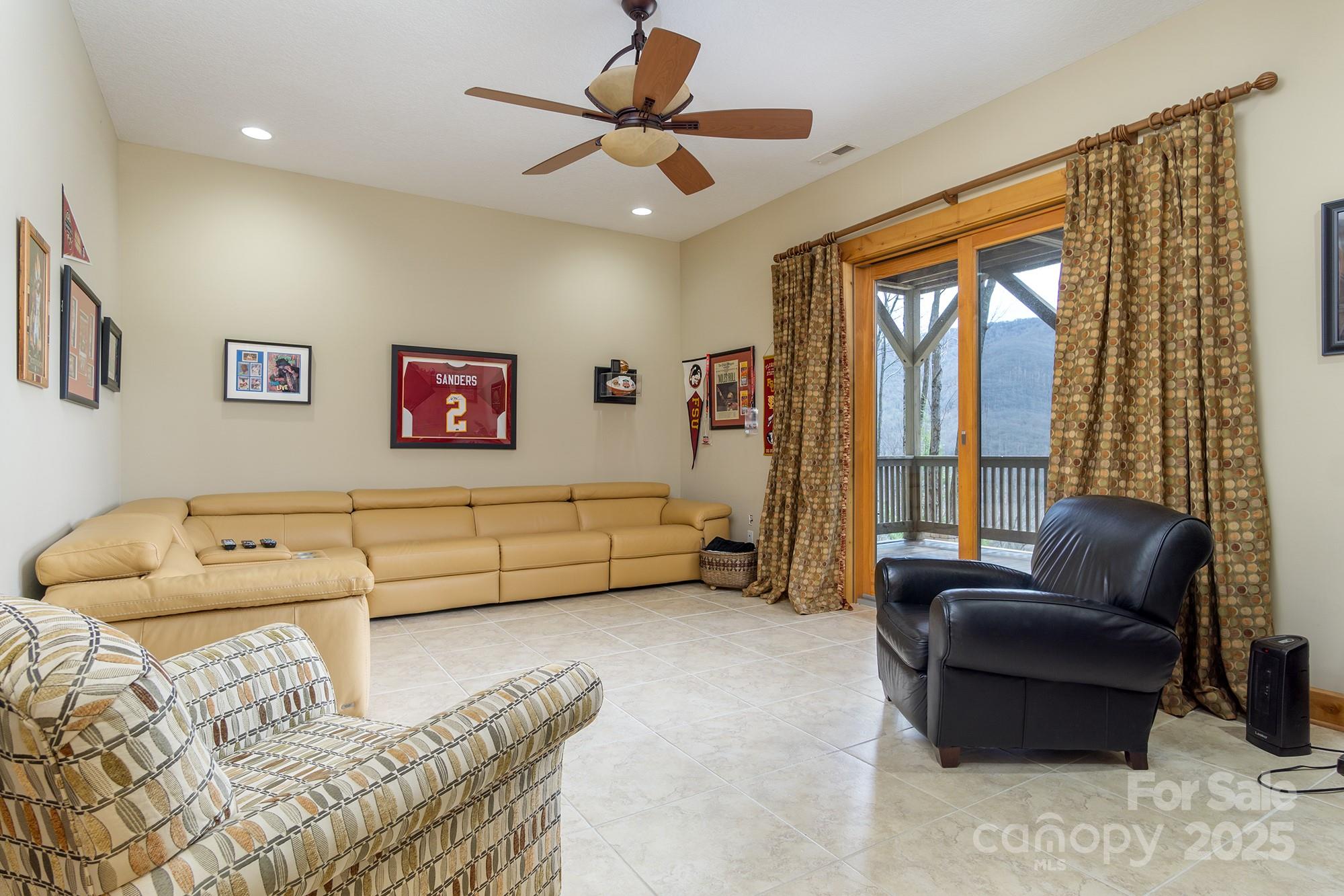 596 N Ridge Runner Road Property Photo 27