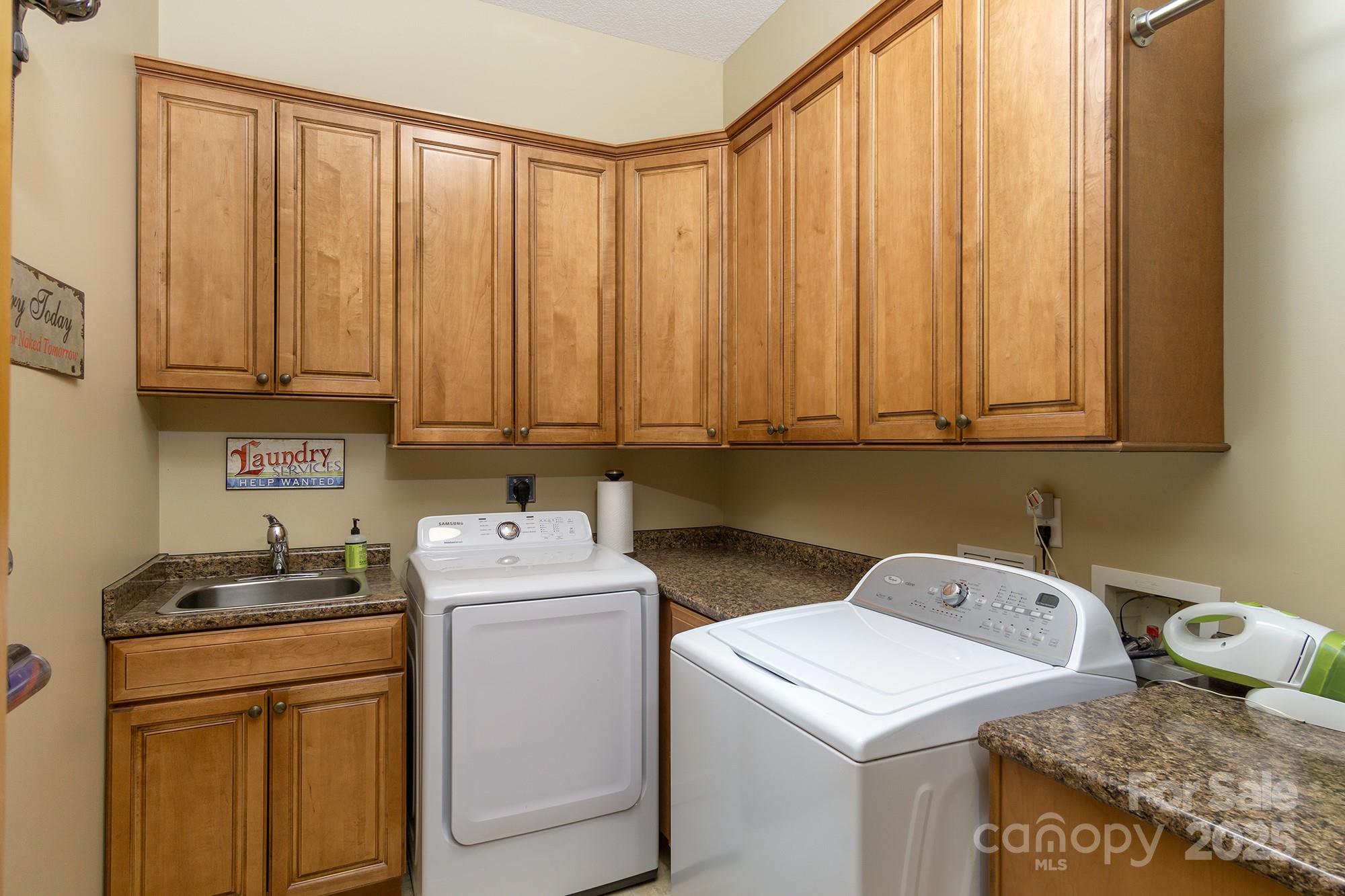 596 N Ridge Runner Road Property Photo 31