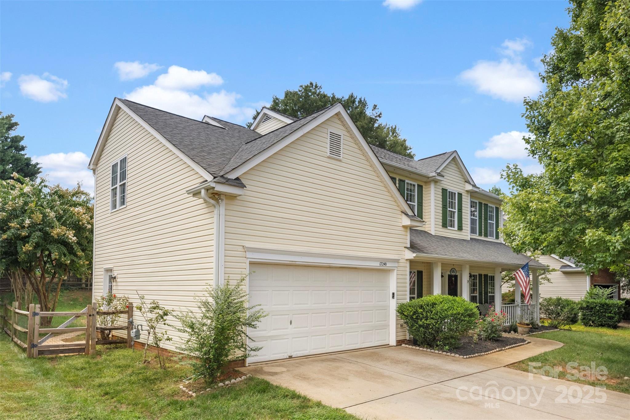 17240 Georgian Hall Drive Property Photo 2