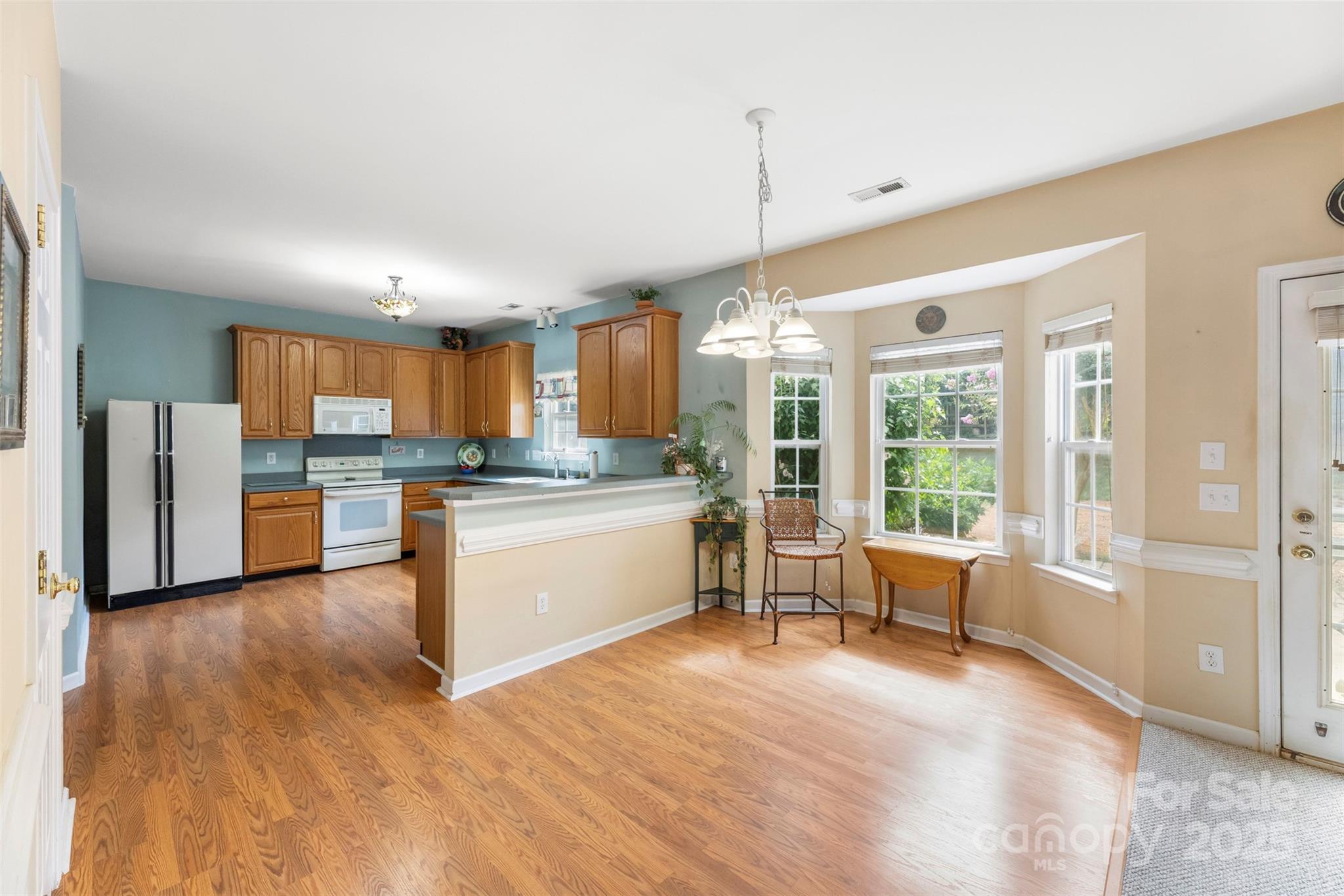 17240 Georgian Hall Drive Property Photo 10