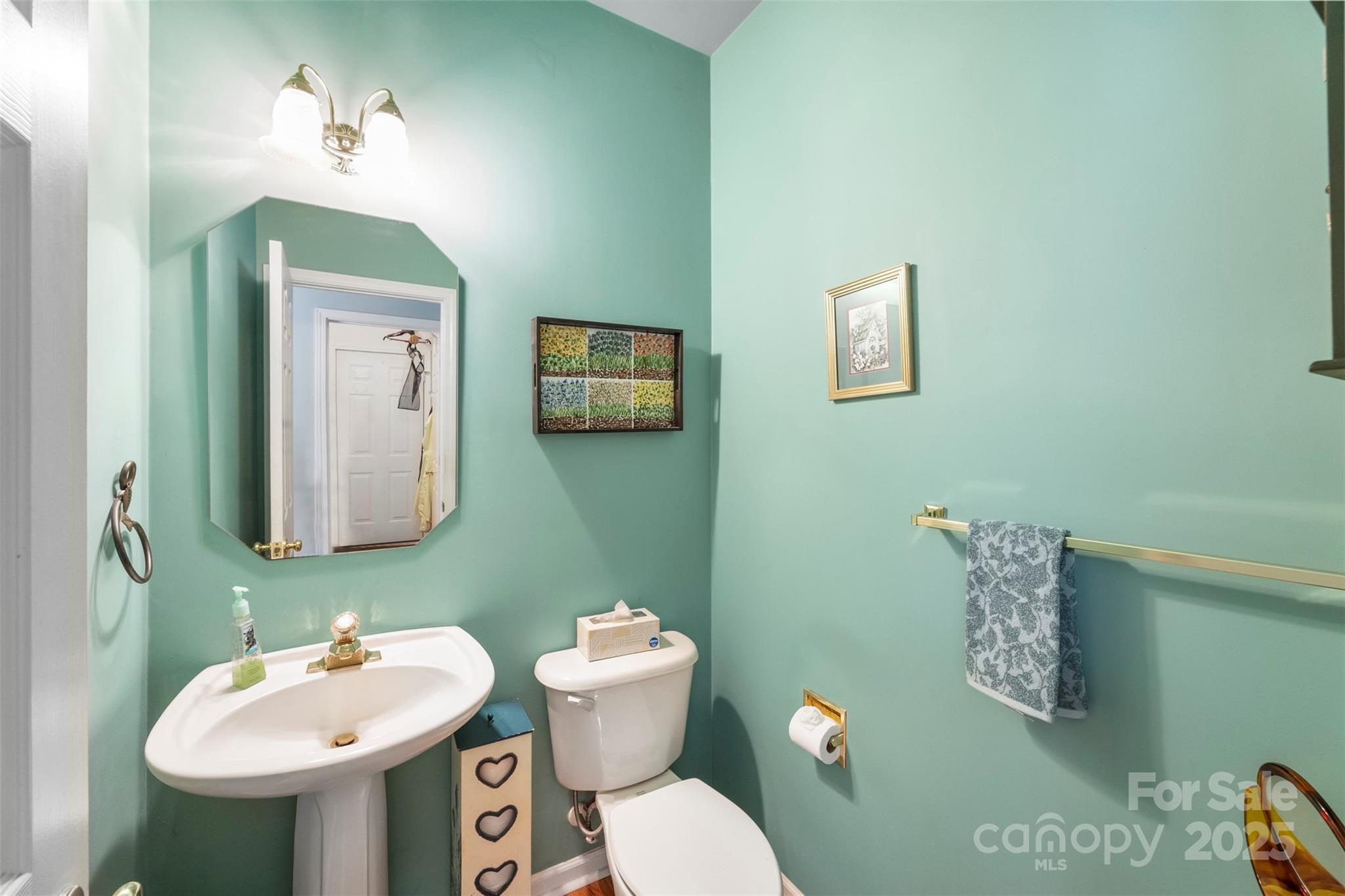 17240 Georgian Hall Drive Property Photo 16