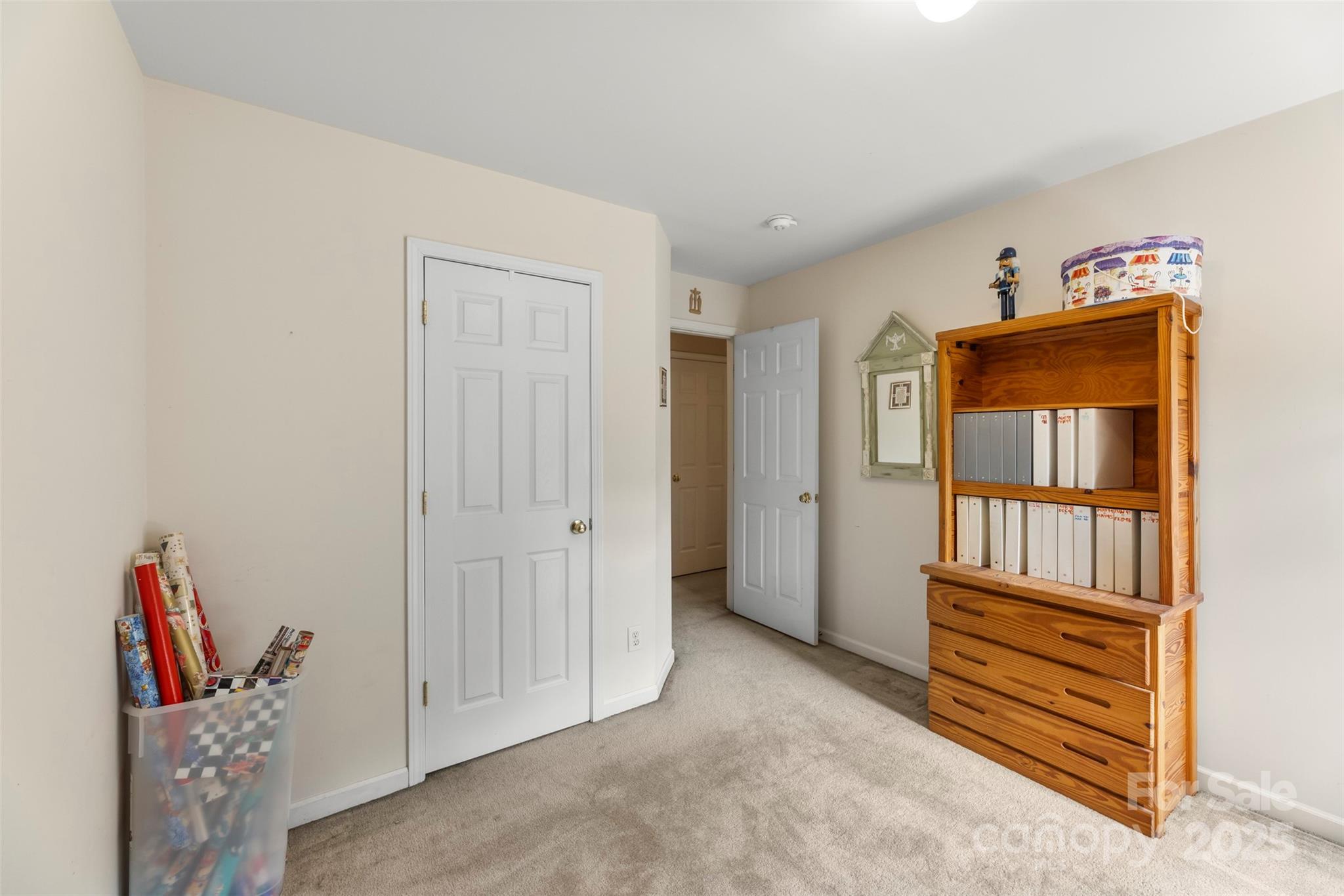 17240 Georgian Hall Drive Property Photo 24