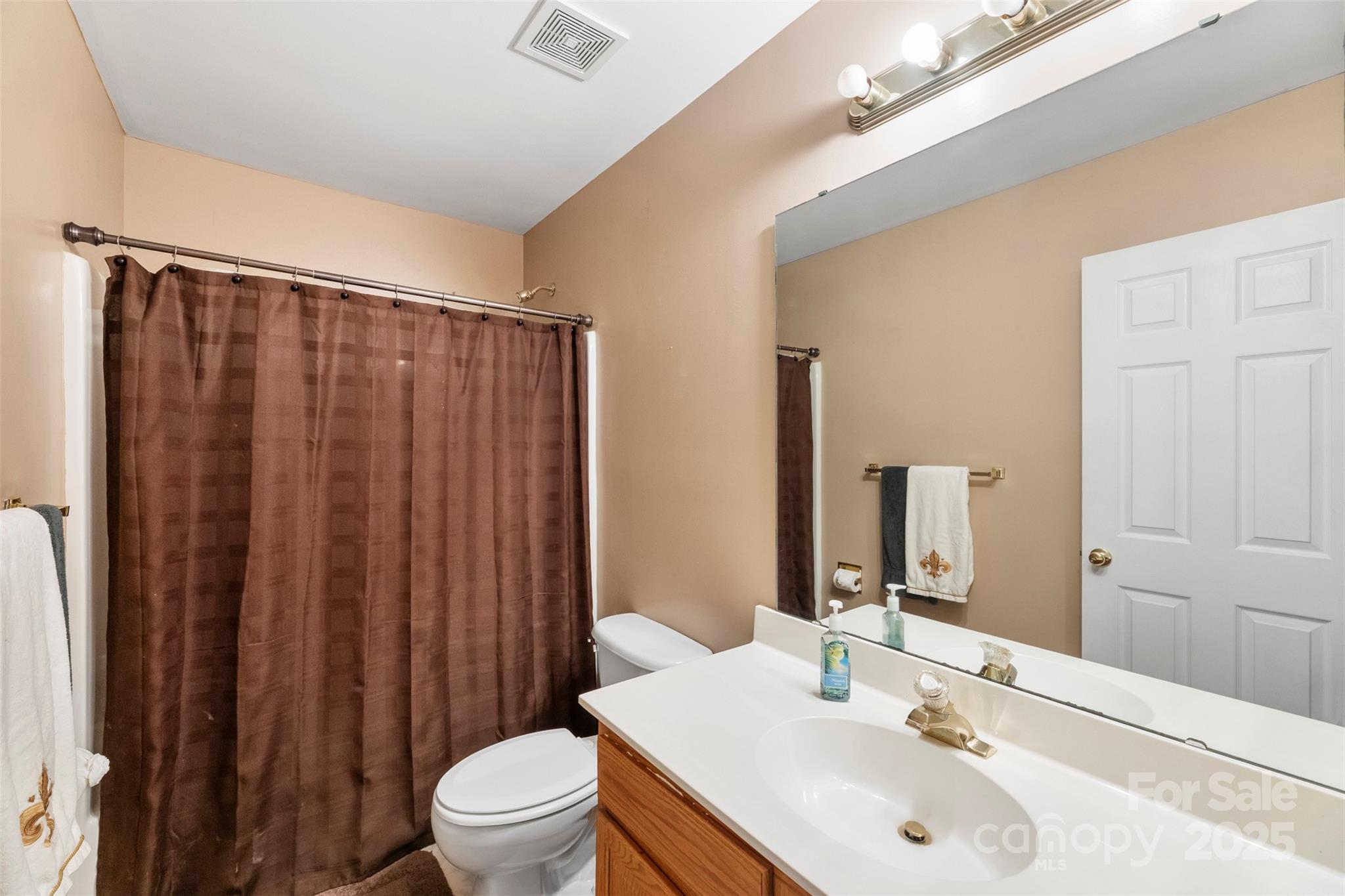 17240 Georgian Hall Drive Property Photo 28