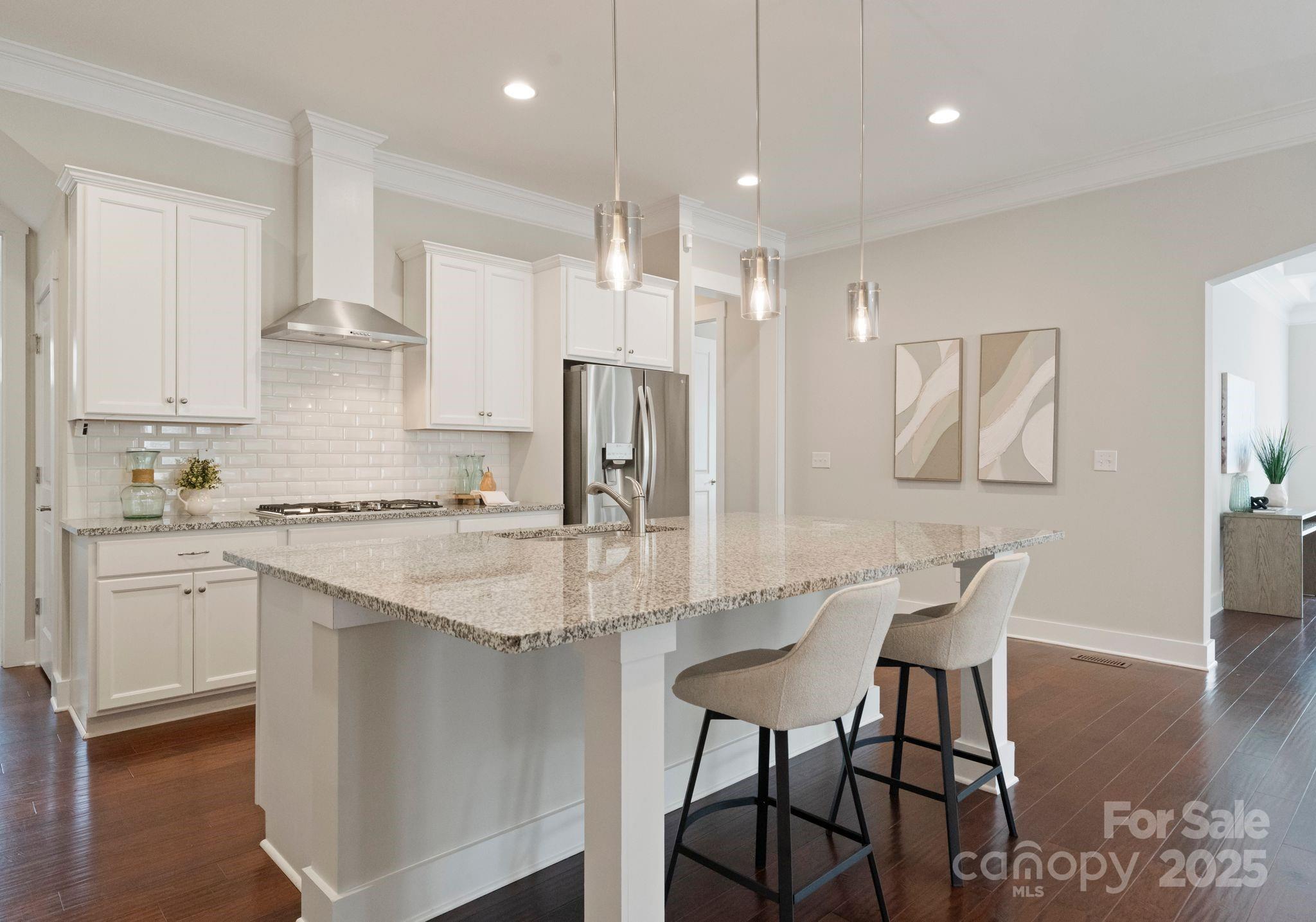 676 Kenway Loop Property Photo 8