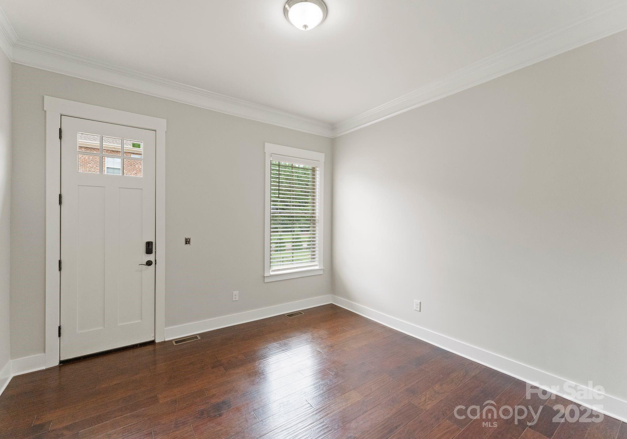676 Kenway Loop Property Photo 25
