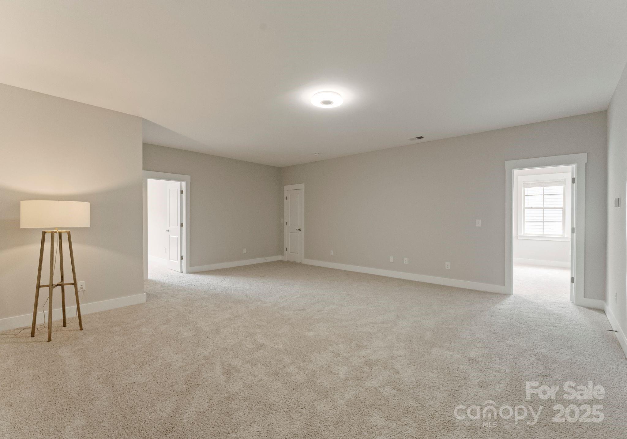 676 Kenway Loop Property Photo 27