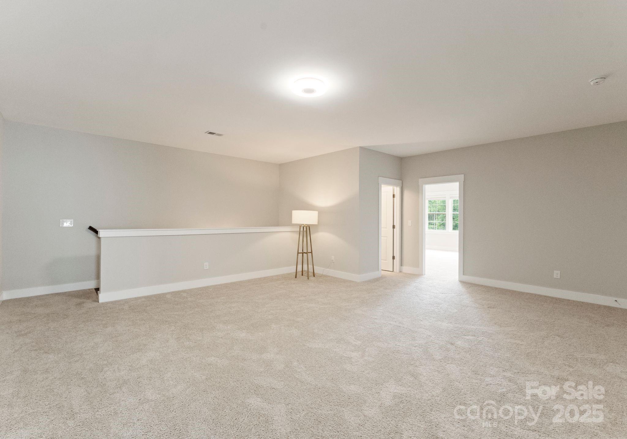 676 Kenway Loop Property Photo 28