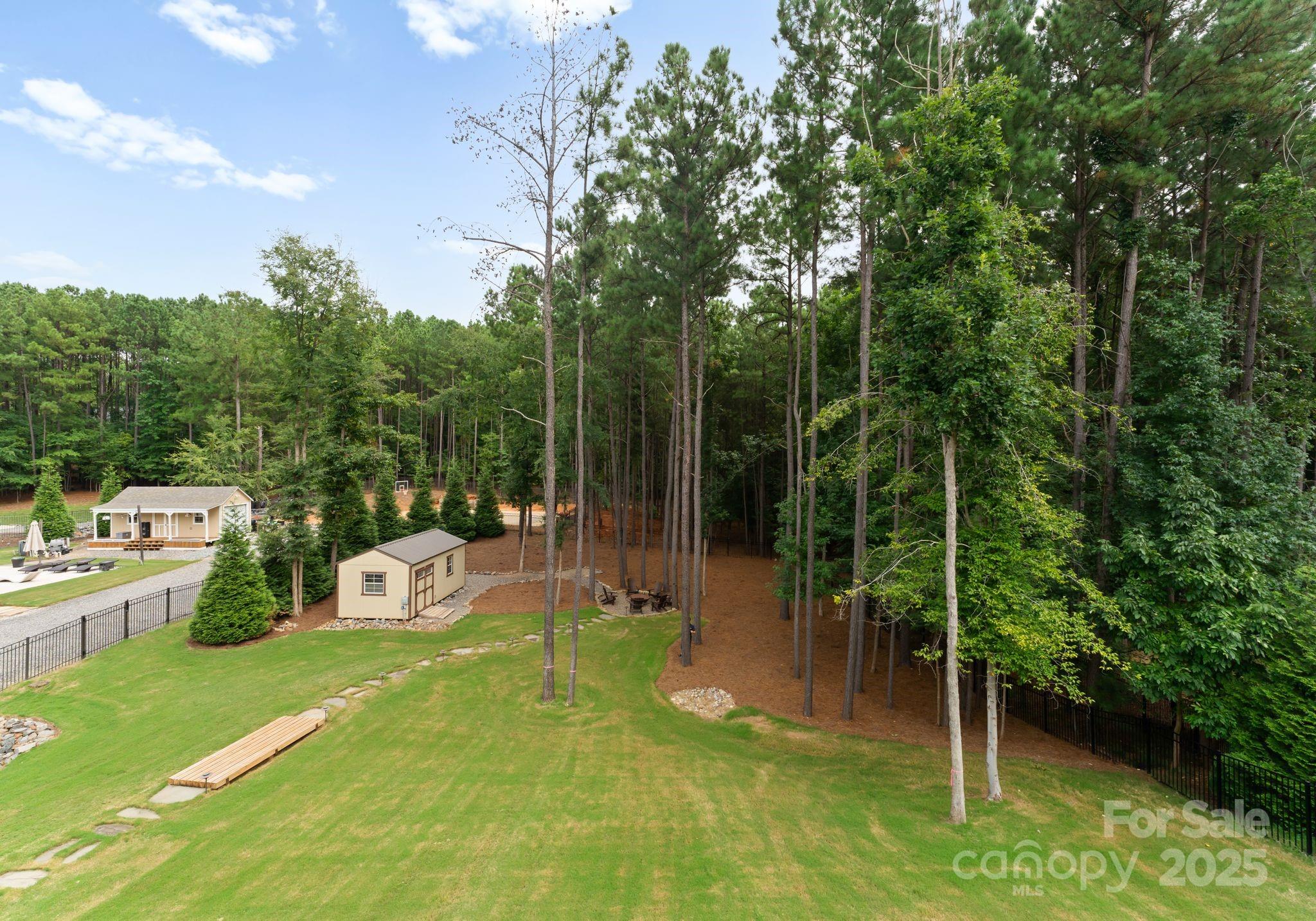 676 Kenway Loop Property Photo 34