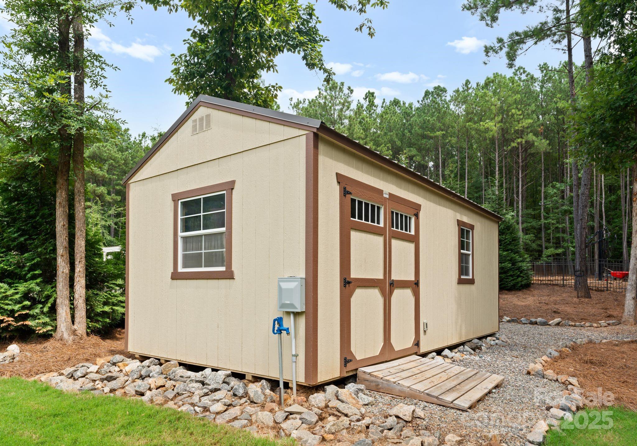 676 Kenway Loop Property Photo 35