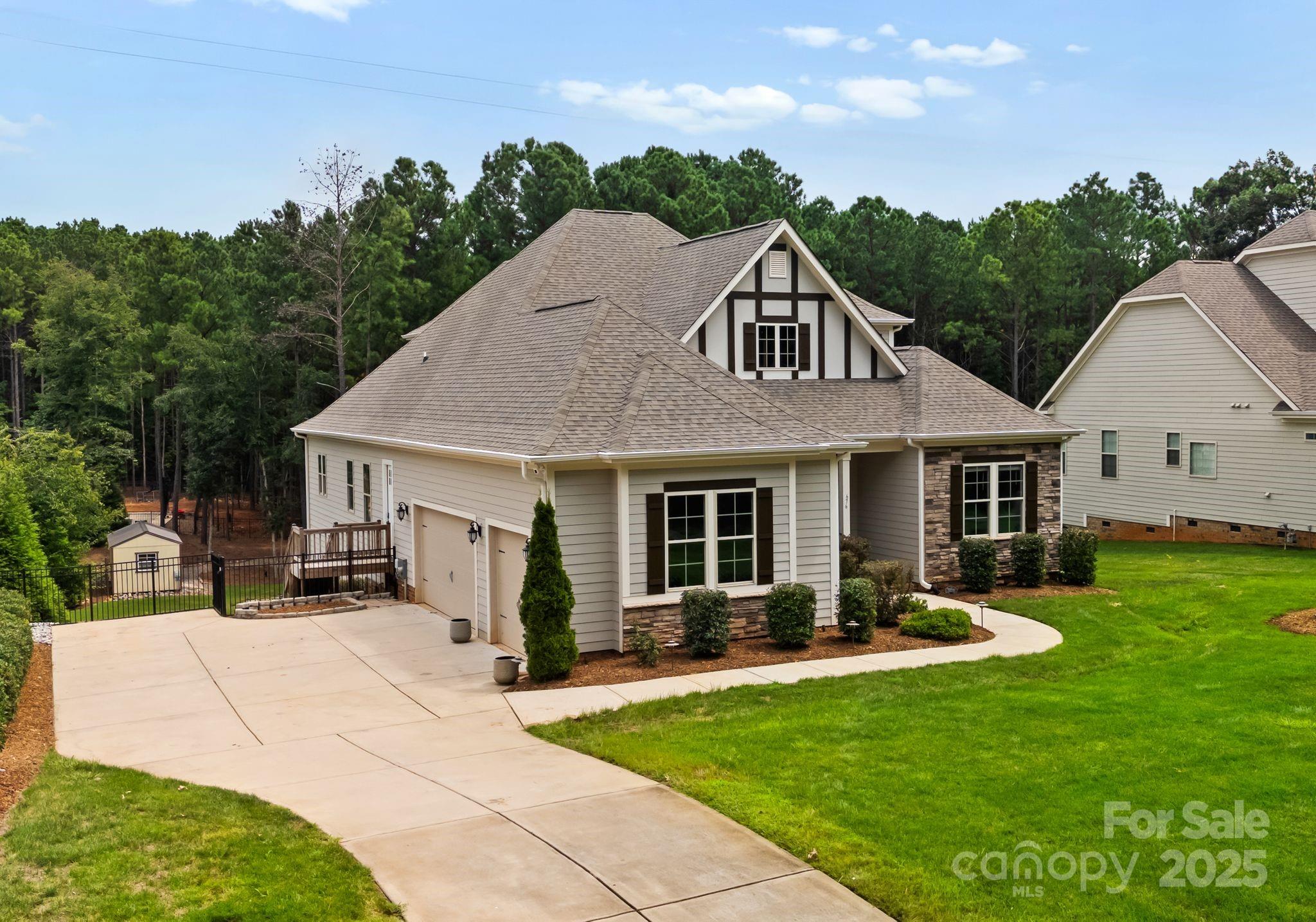 676 Kenway Loop Property Photo 40