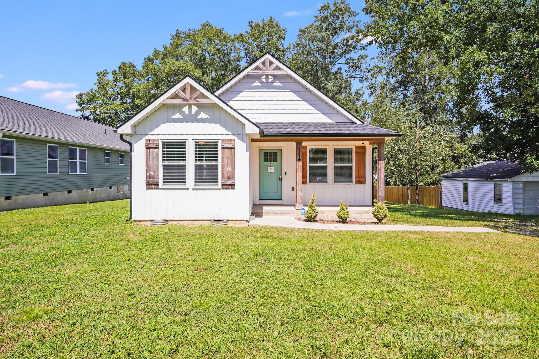 114 W Lee Avenue Property Photo 1