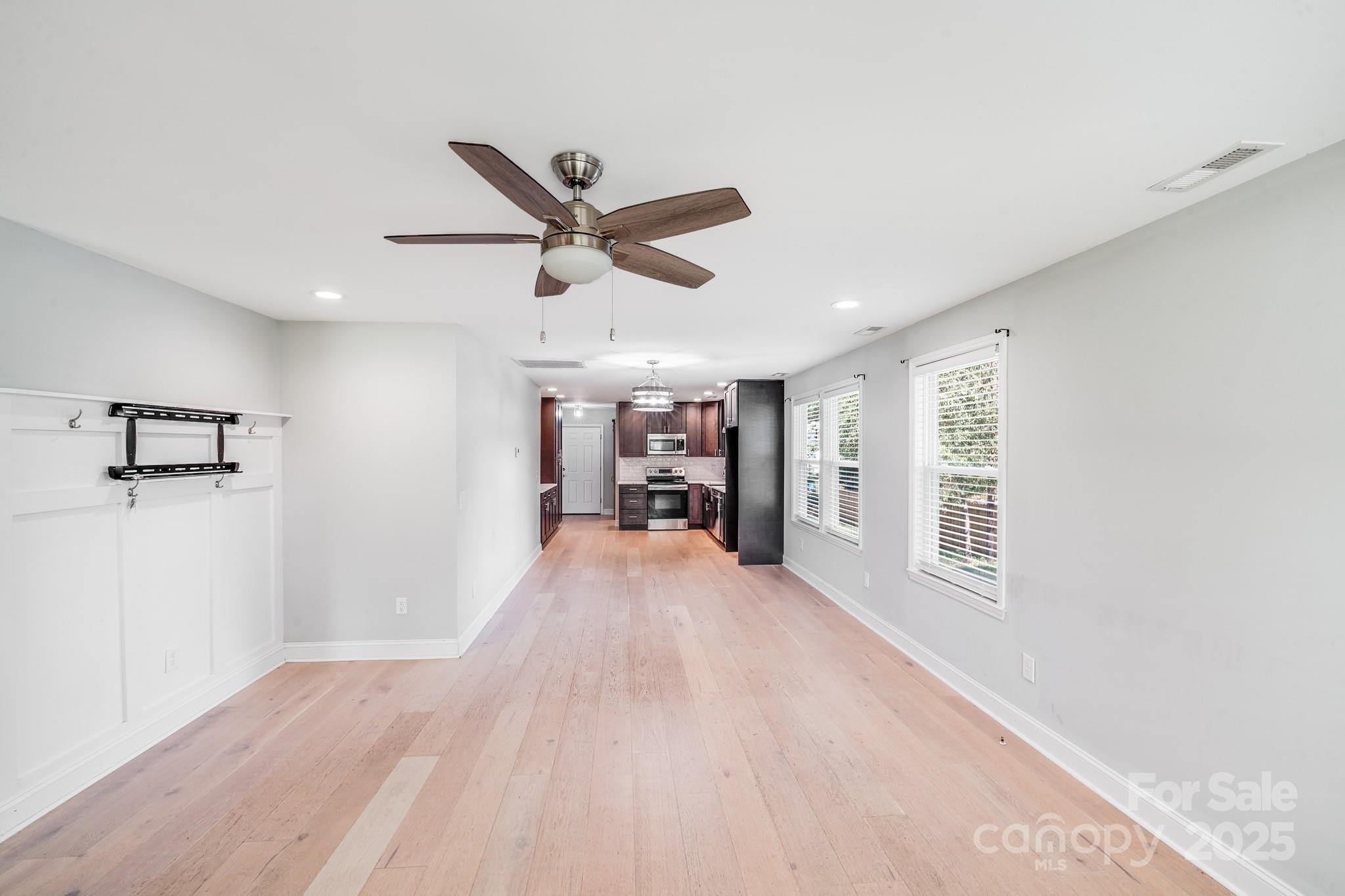 114 W Lee Avenue Property Photo 3