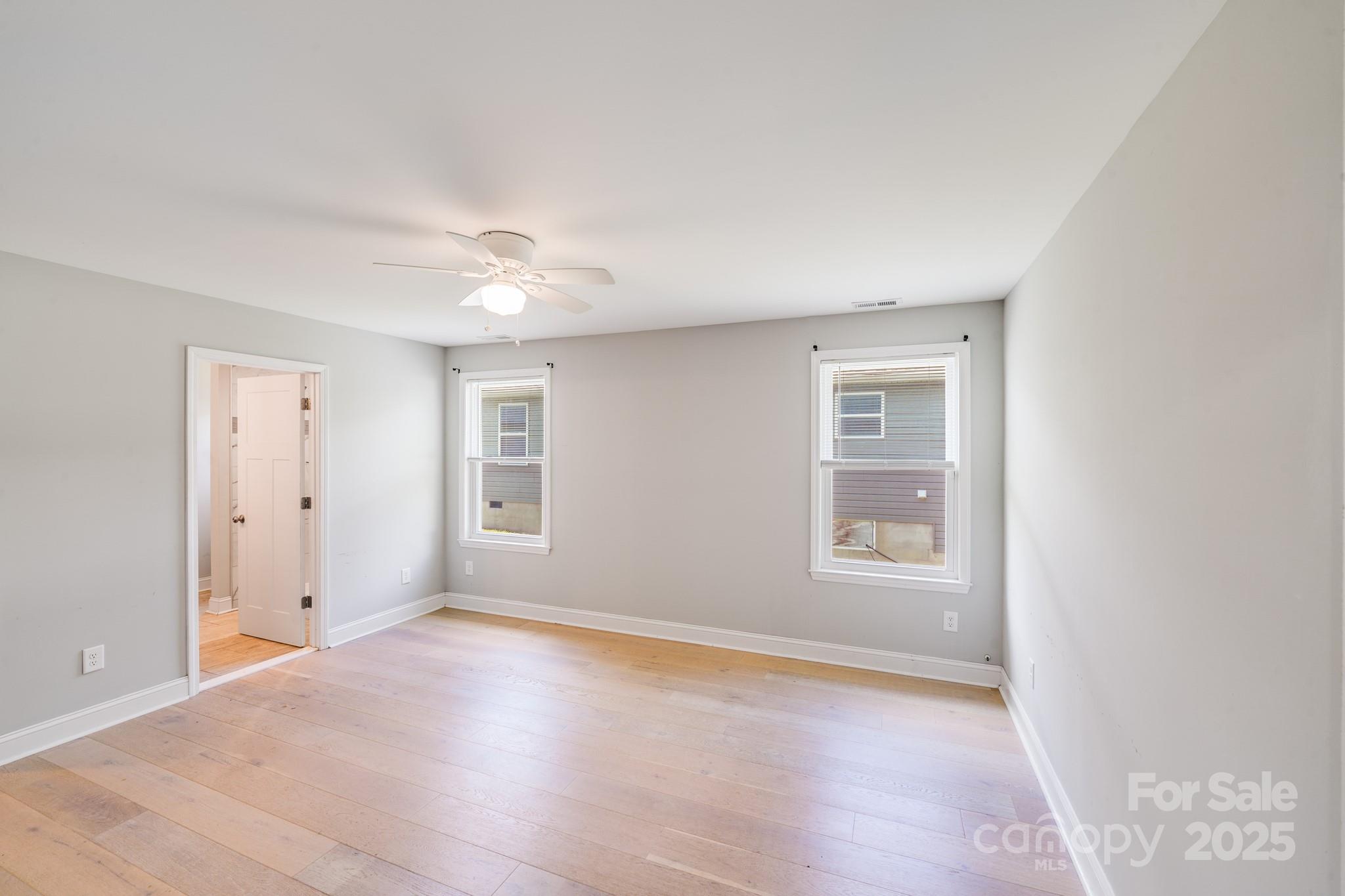 114 W Lee Avenue Property Photo 5