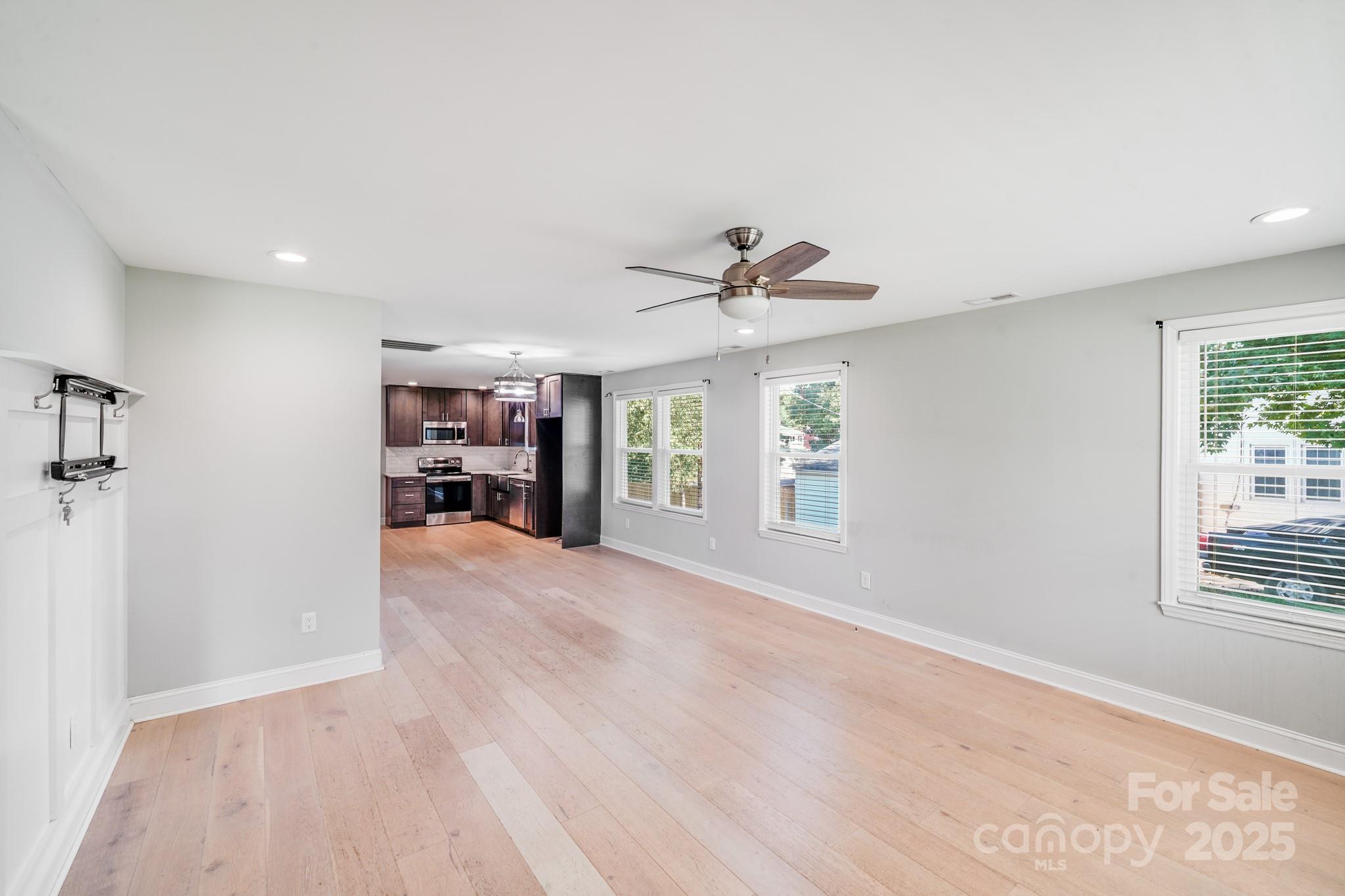 114 W Lee Avenue Property Photo 10