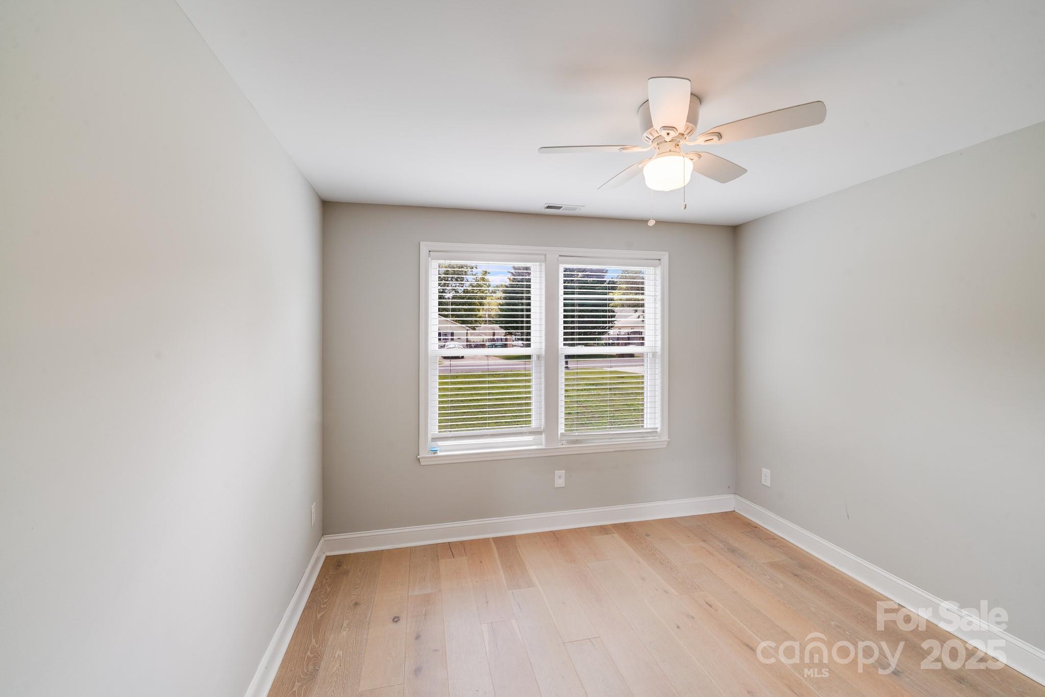 114 W Lee Avenue Property Photo 16