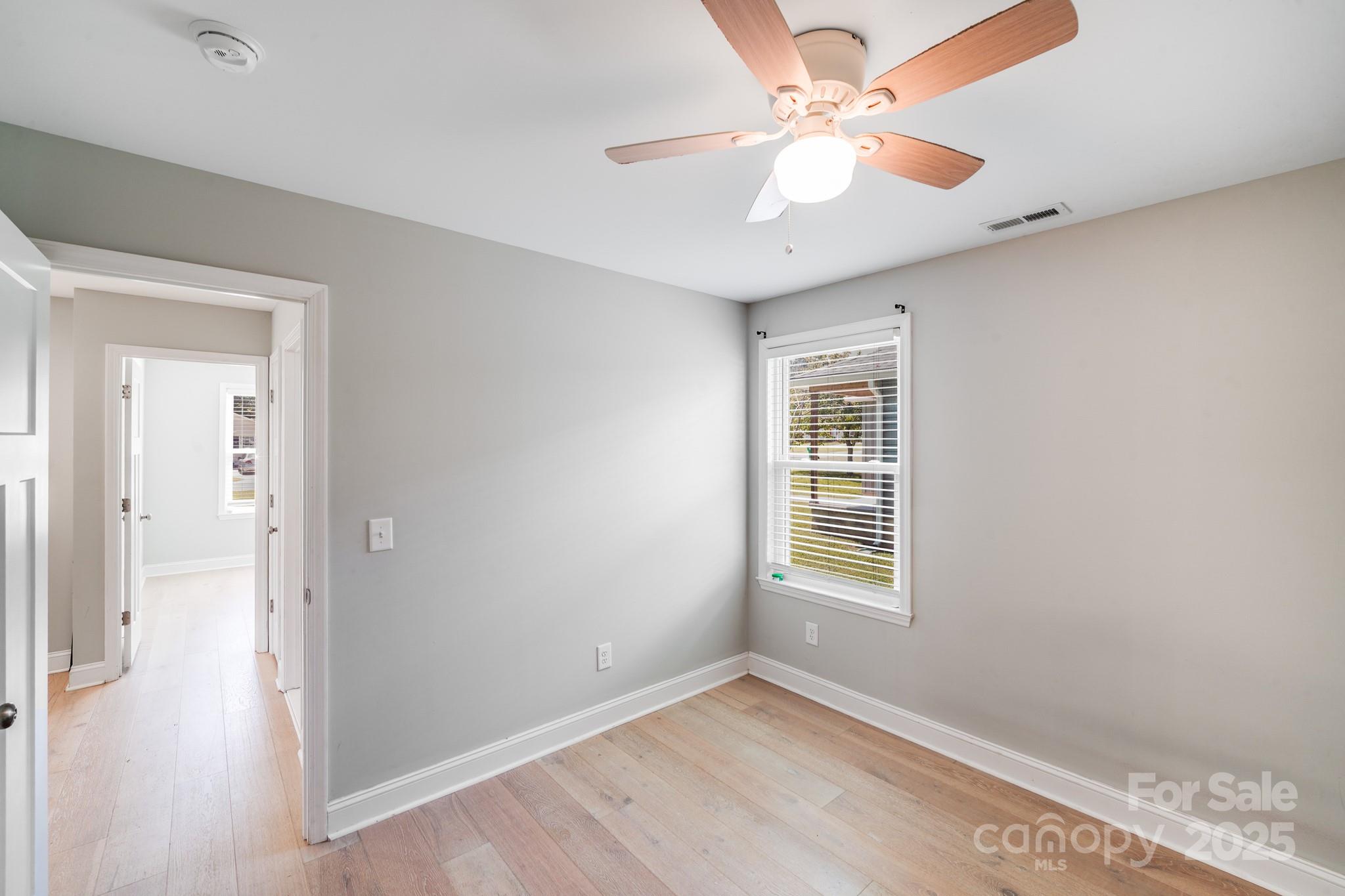 114 W Lee Avenue Property Photo 17