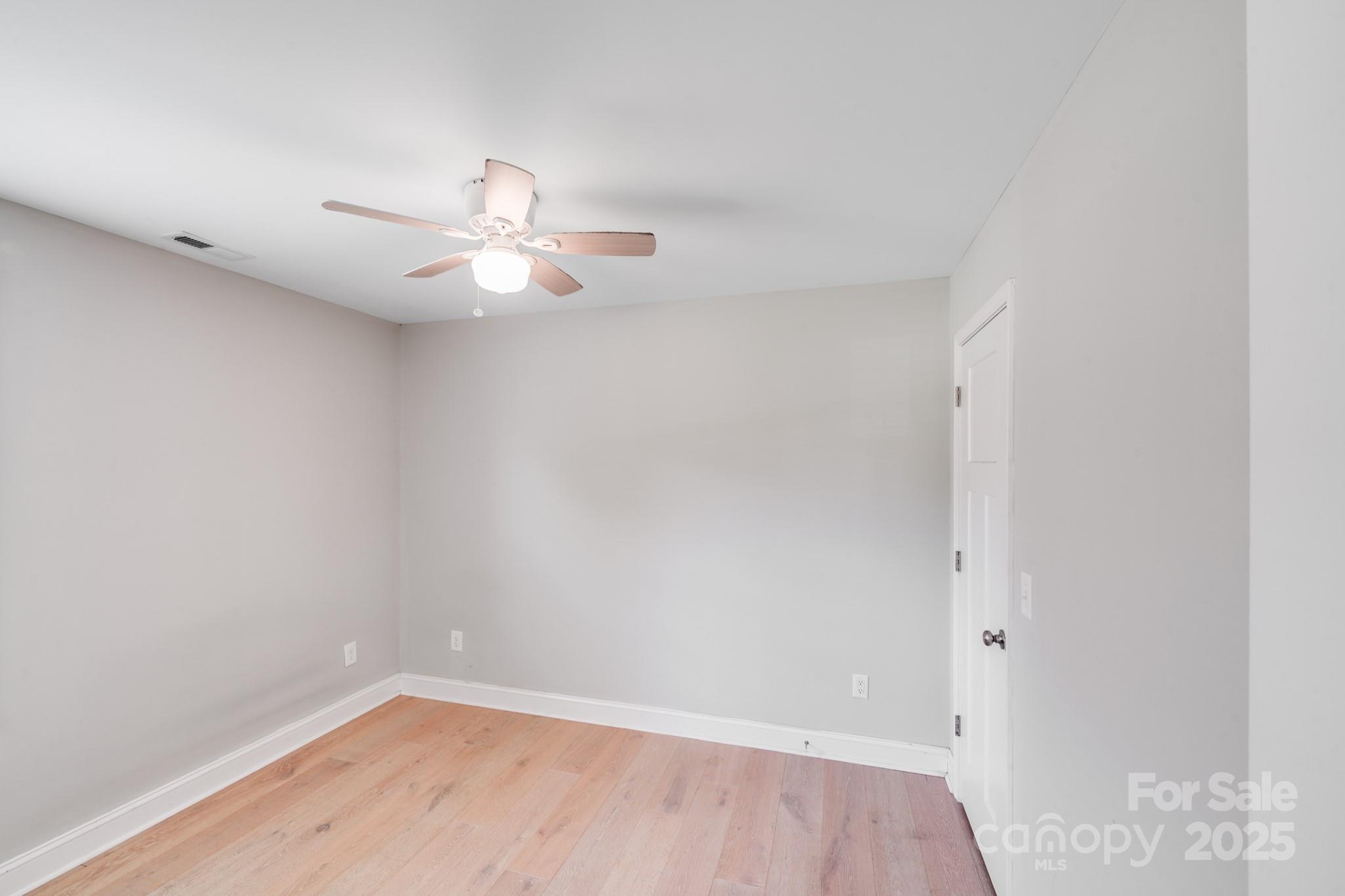 114 W Lee Avenue Property Photo 18