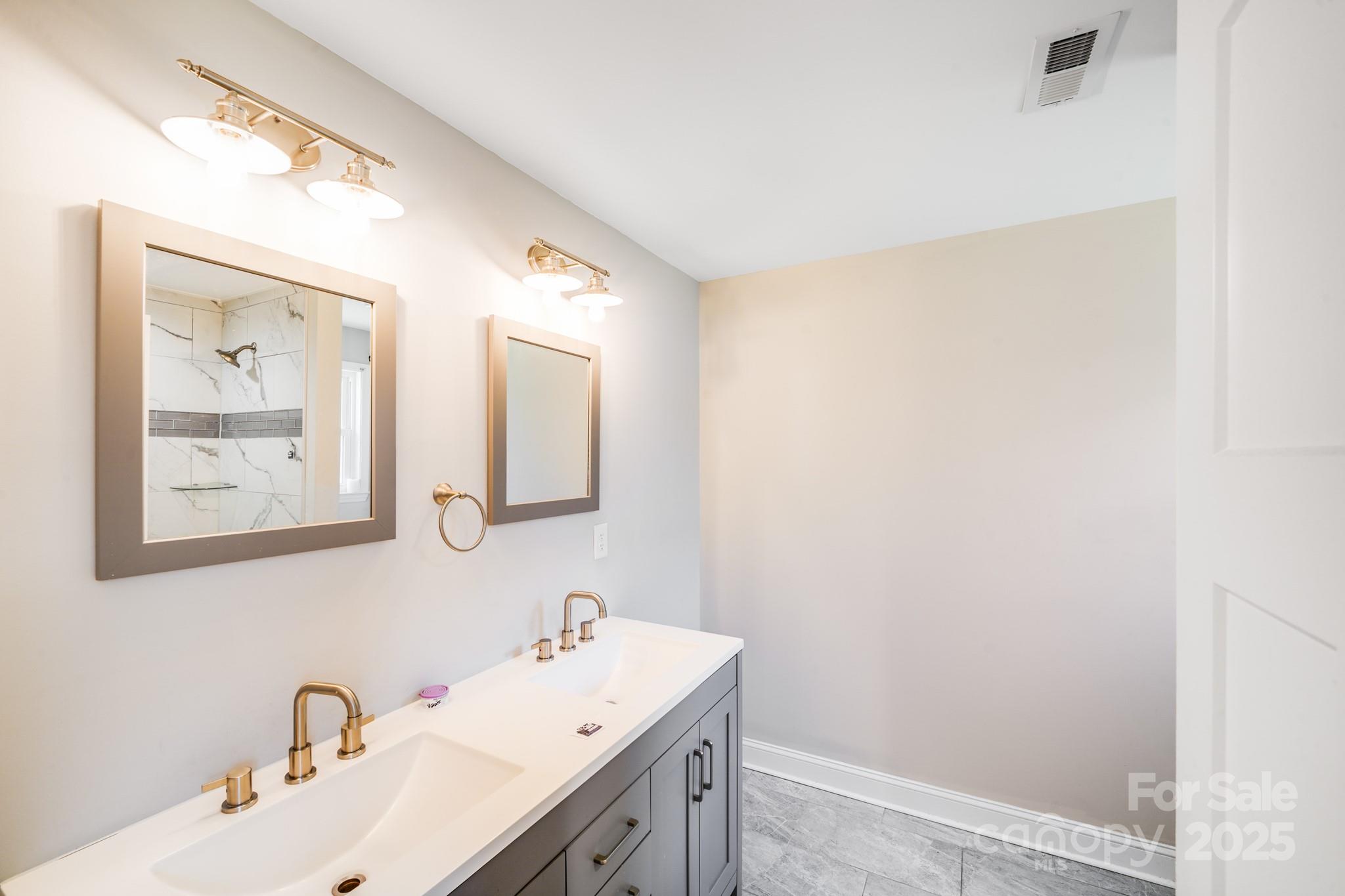 114 W Lee Avenue Property Photo 19