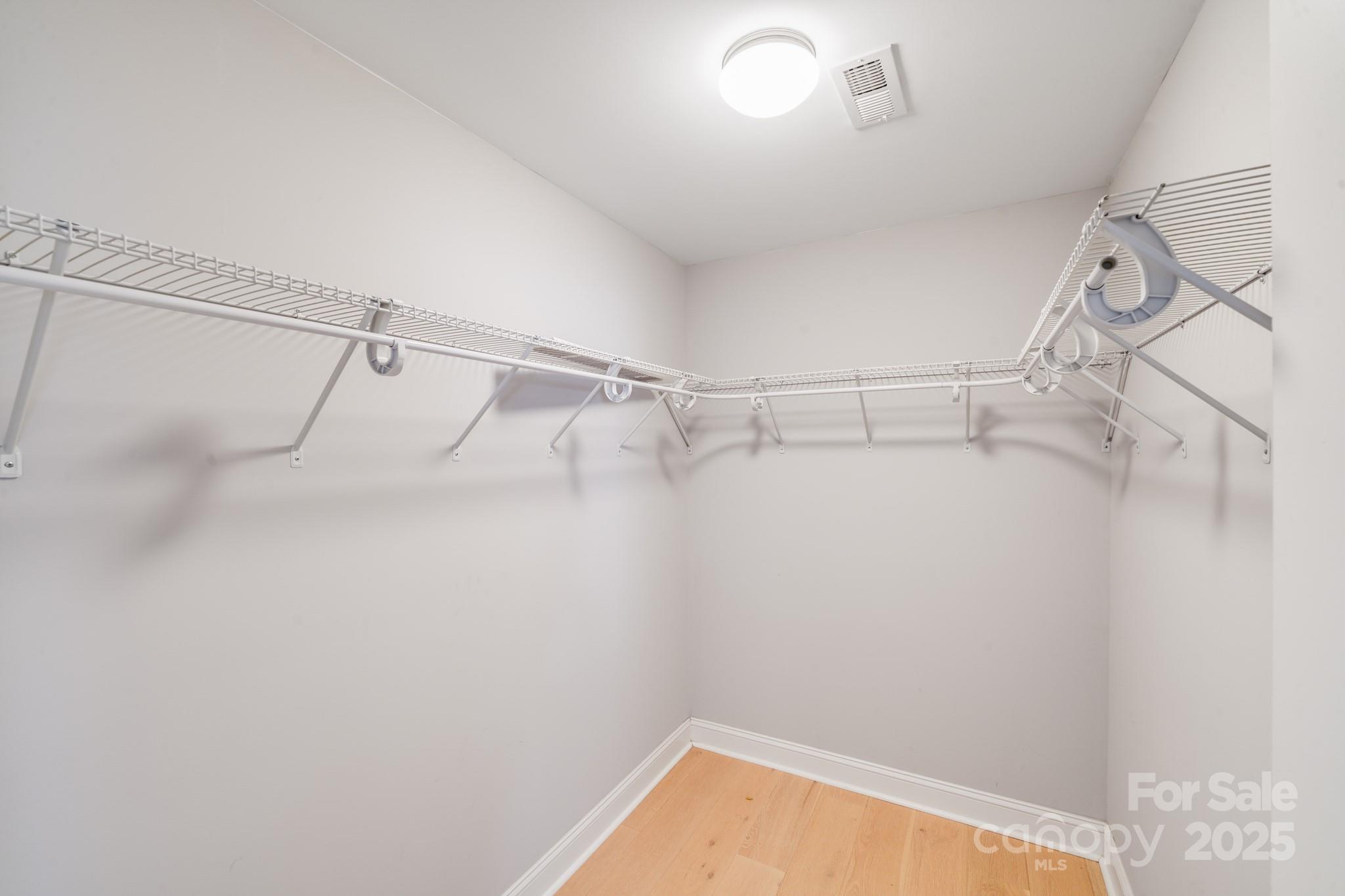 114 W Lee Avenue Property Photo 22