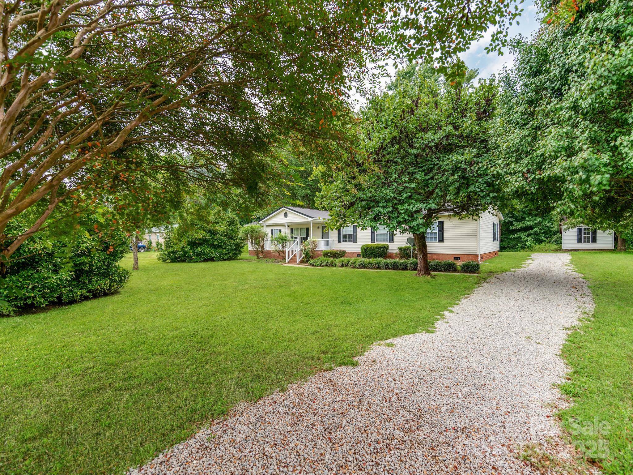 260 Westen Acres Drive Property Photo 2