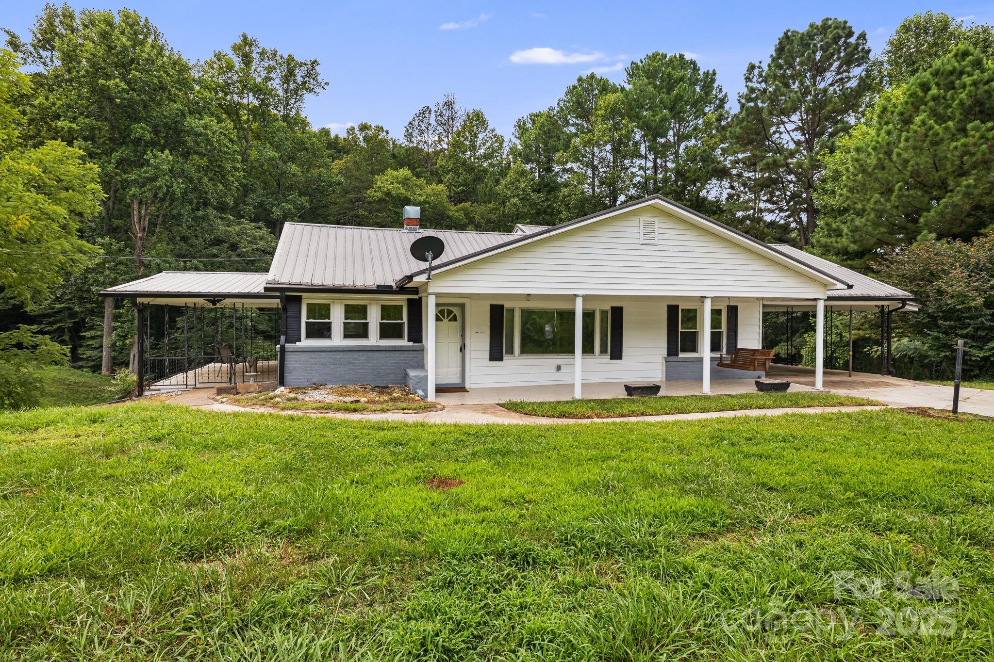 8171 Sugar Hill Road Property Photo 1