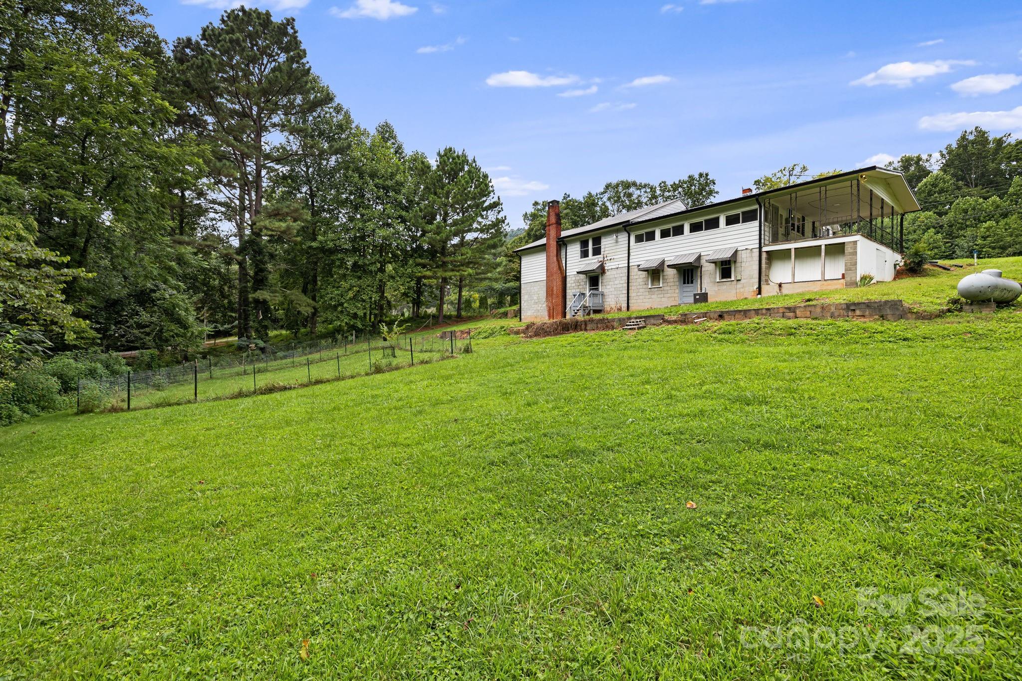 8171 Sugar Hill Road Property Photo 3