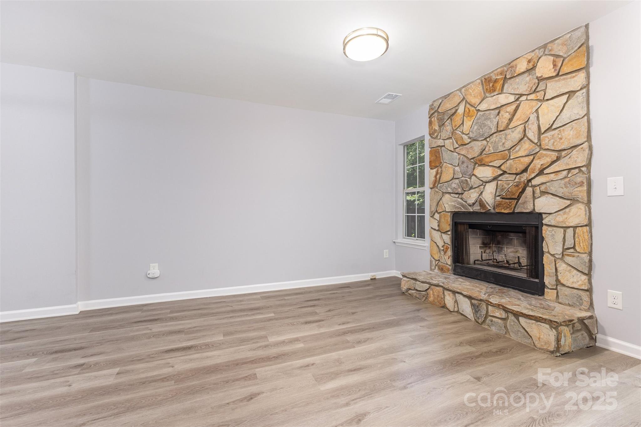 6319 Windsor Gate Lane Property Photo 4