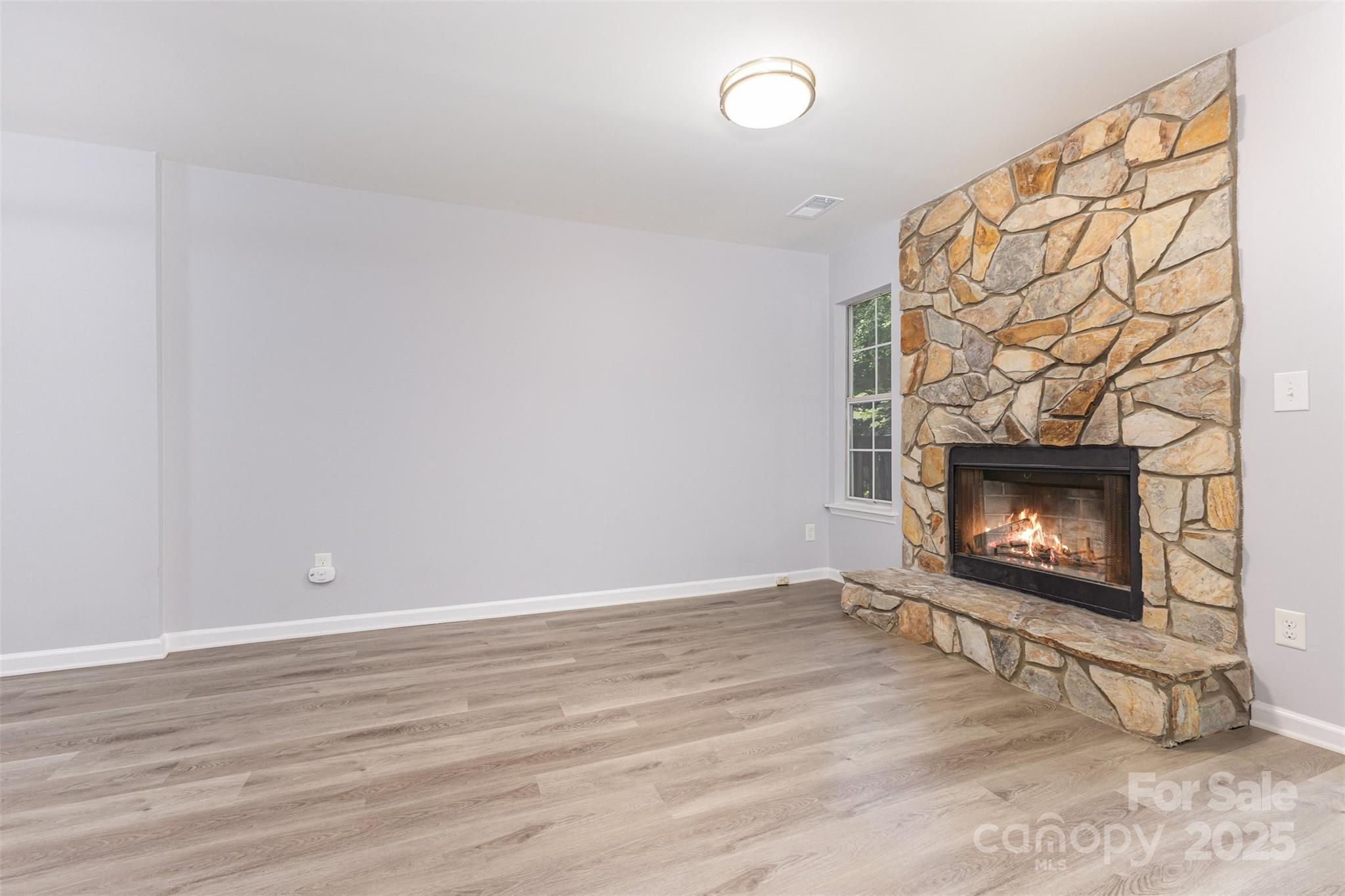 6319 Windsor Gate Lane Property Photo 5