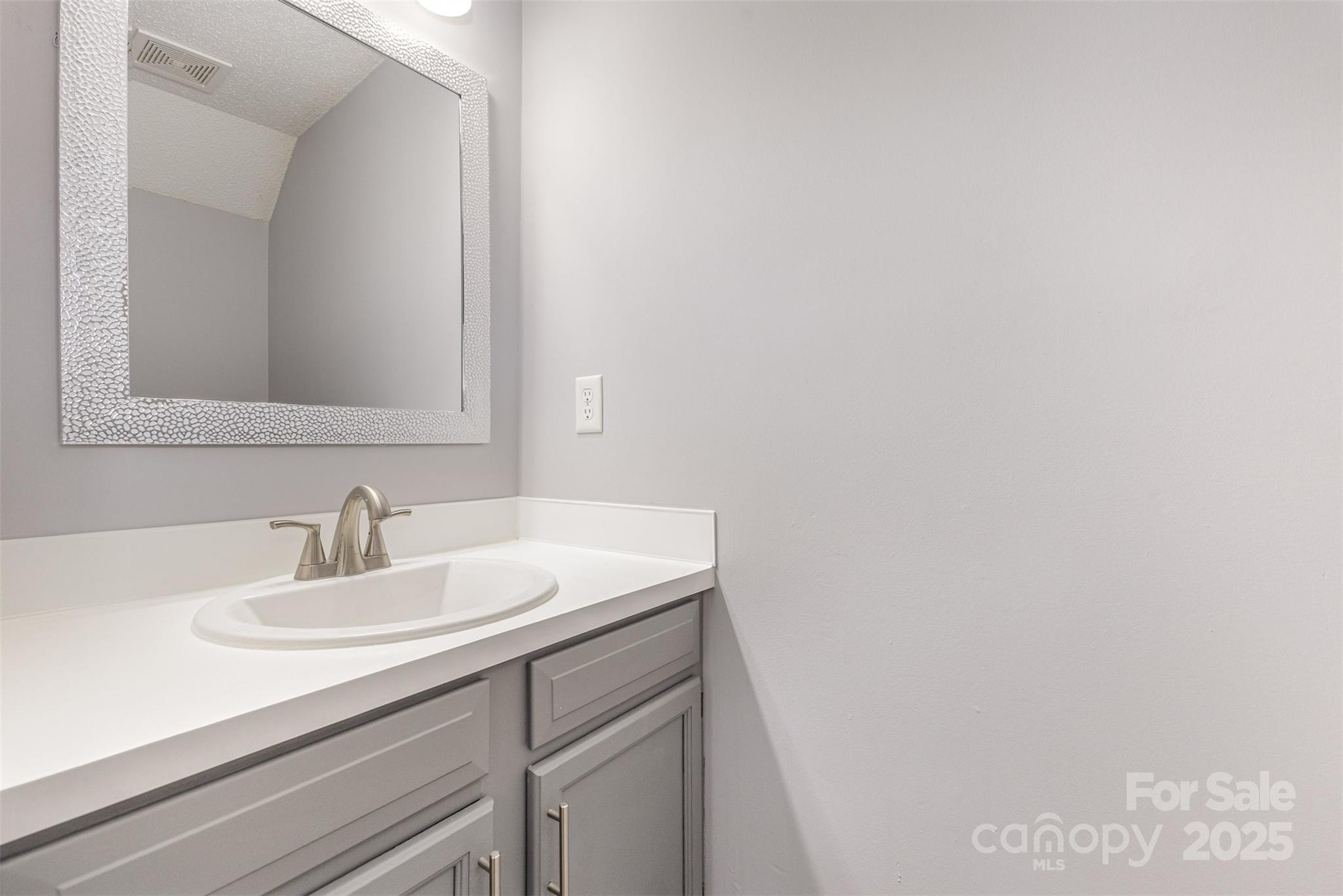 6319 Windsor Gate Lane Property Photo 13