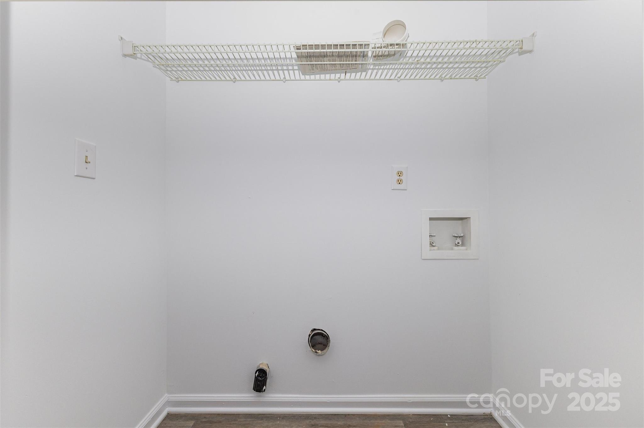 6319 Windsor Gate Lane Property Photo 20