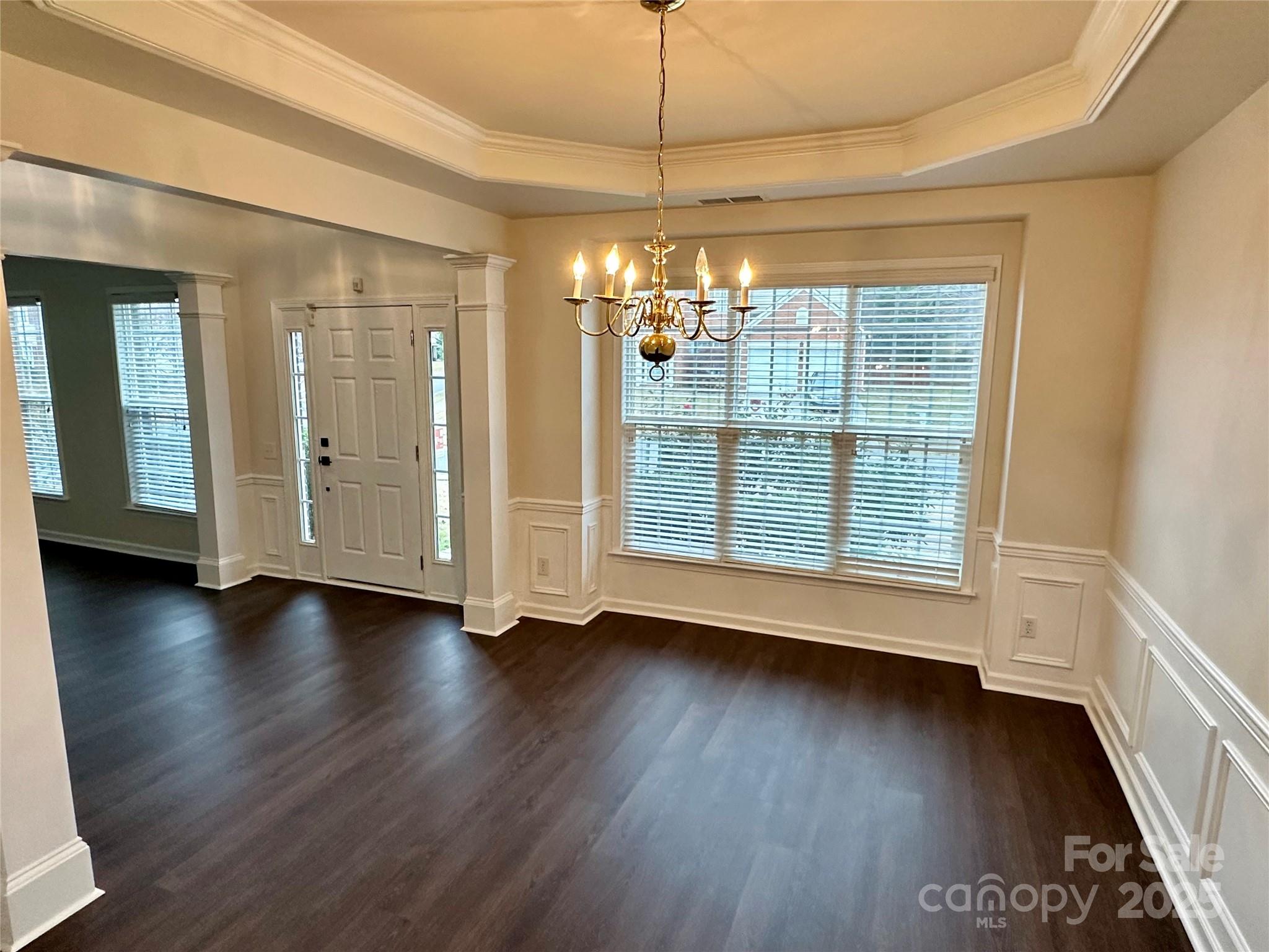 7633 Rathburn Lane Property Photo 4