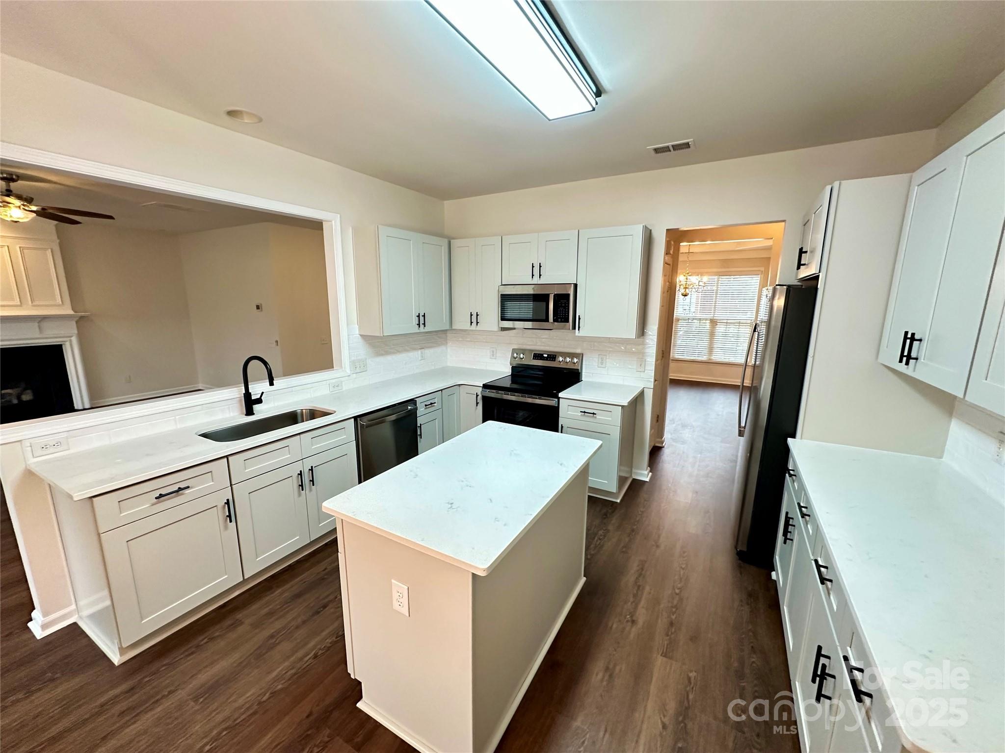 7633 Rathburn Lane Property Photo 8