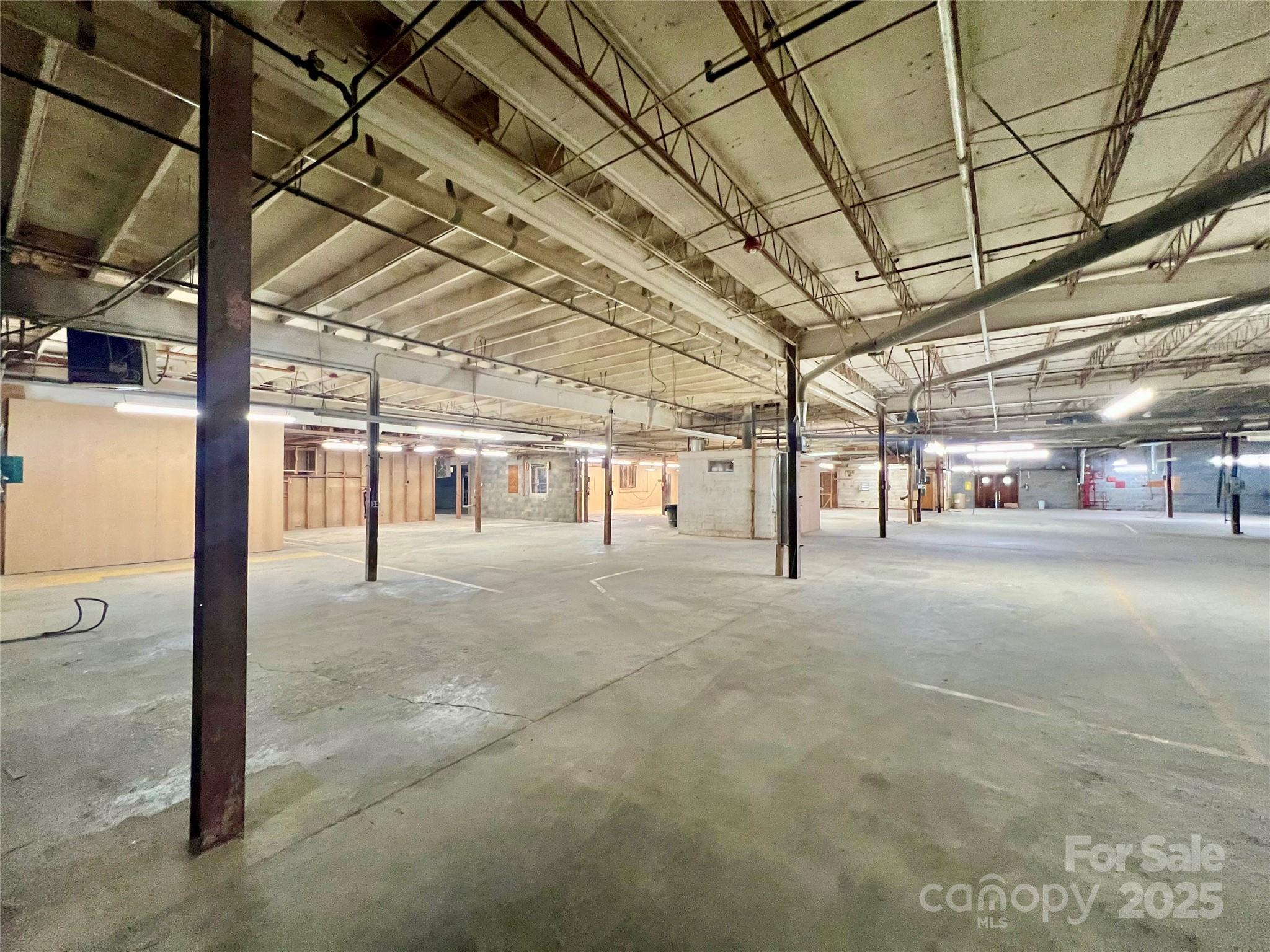 694 N Main Street Property Photo 18