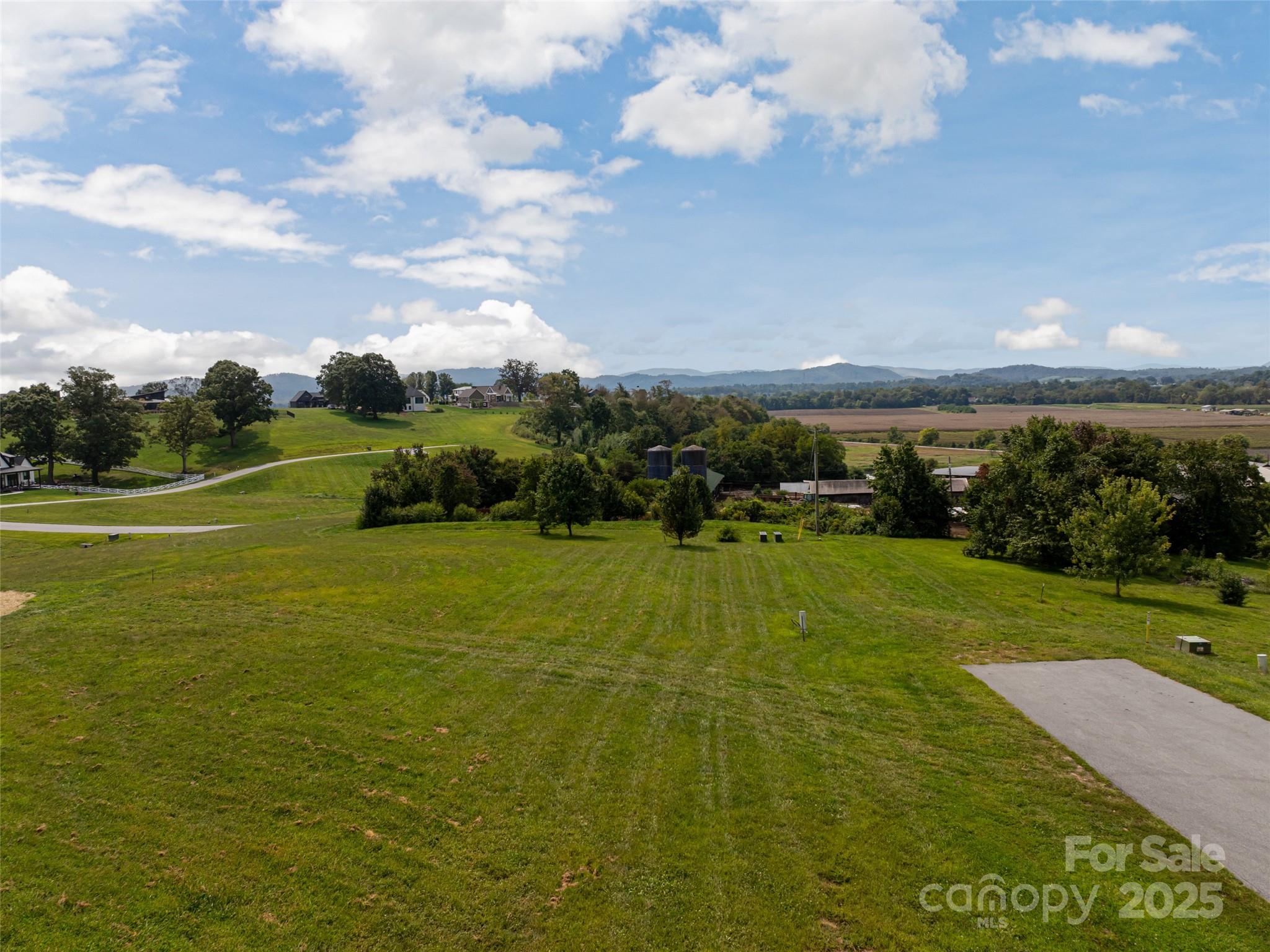 301 Majestic Ridge Road 57 Property Photo 6