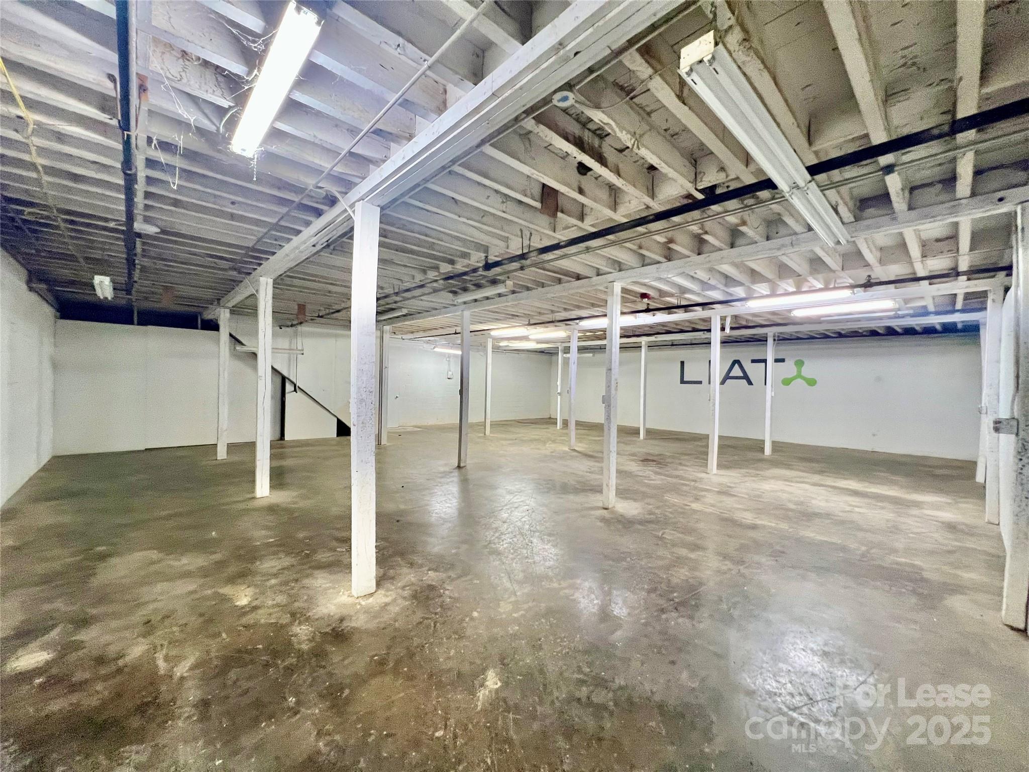 694 N Main Street Property Photo 10