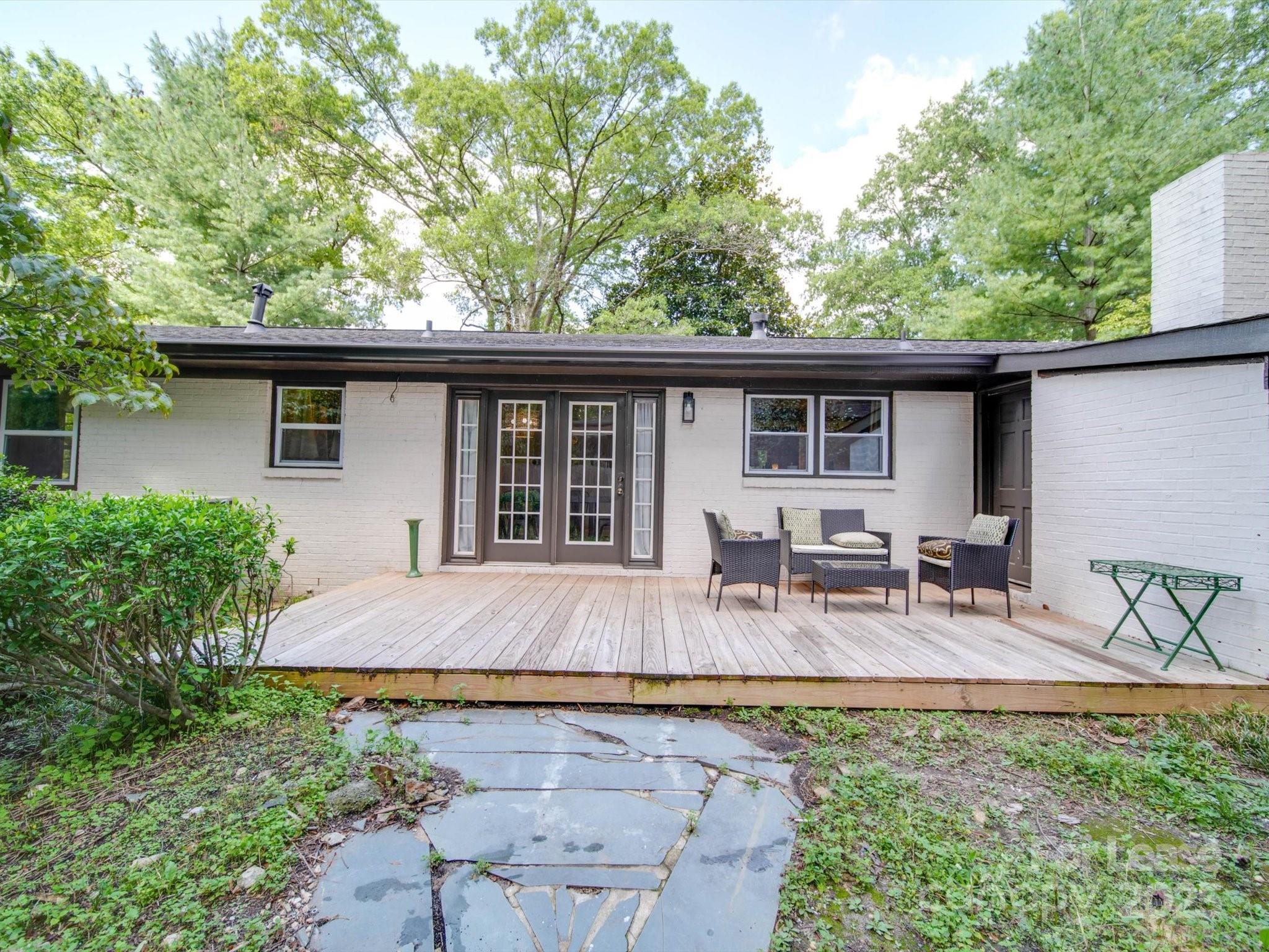 1510 Lynhurst Drive Property Photo 23