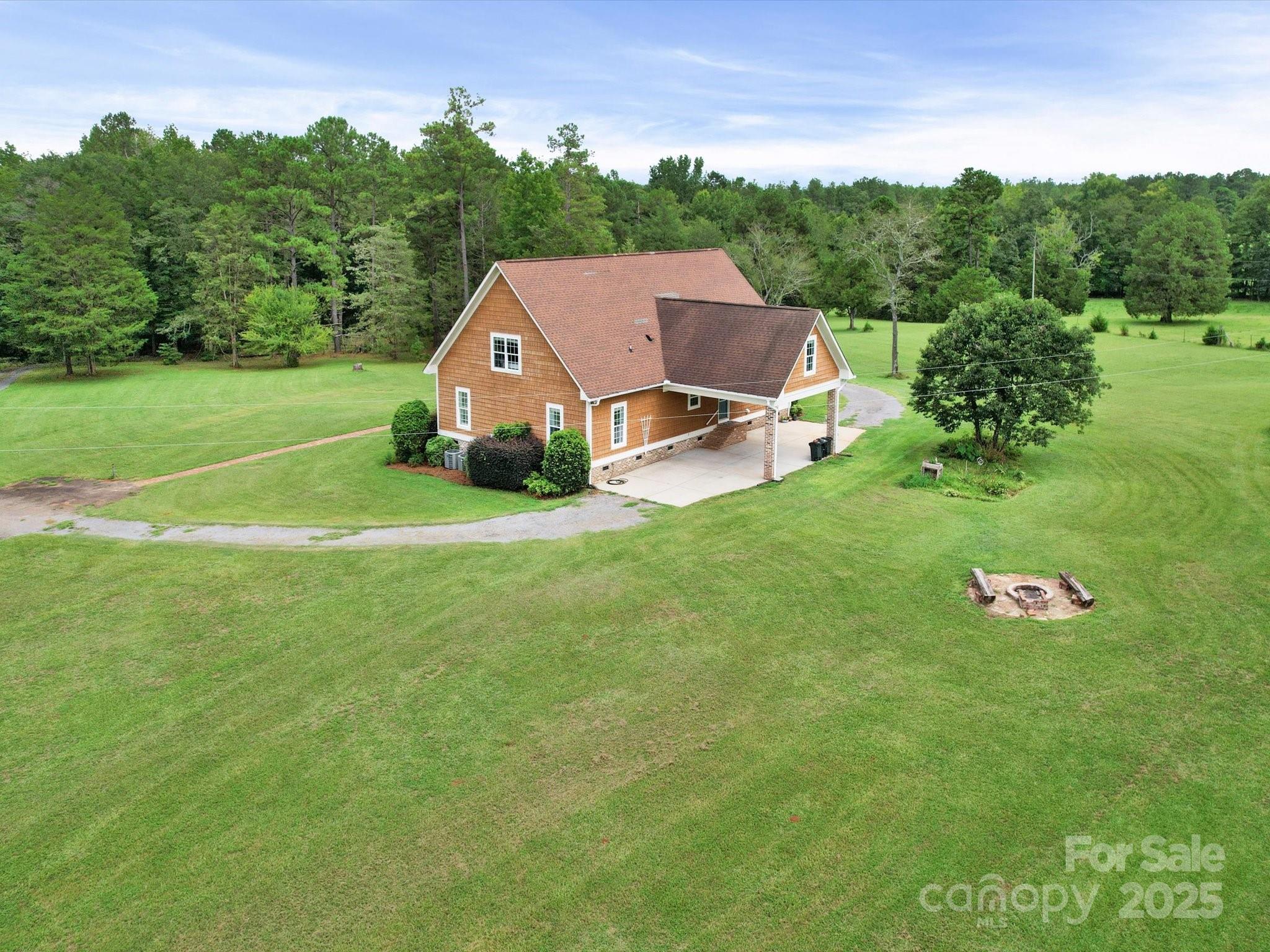 1393 Wateree Road Property Photo 2