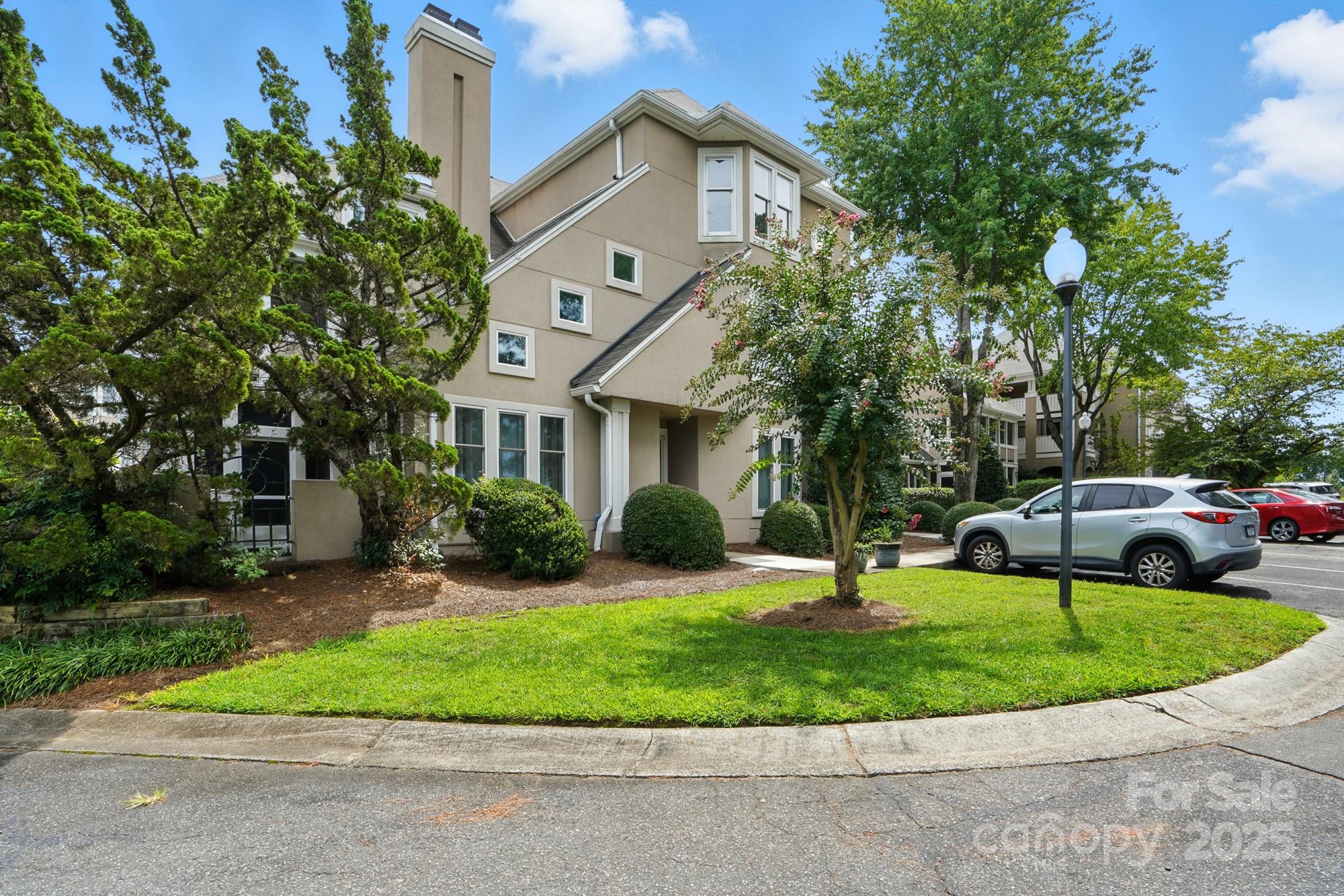 9225 Ravenwing Drive Property Photo 2